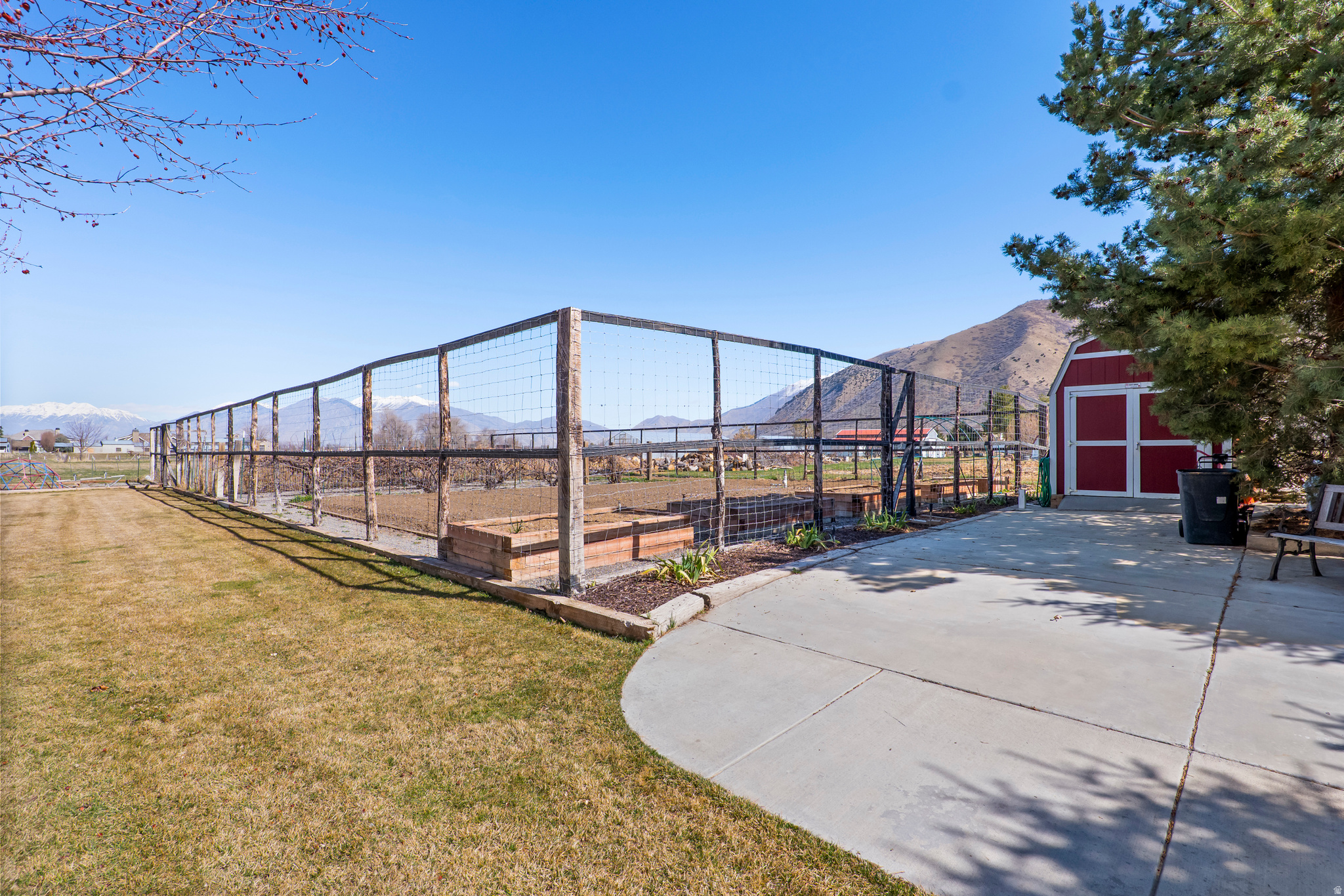 main property photo 50