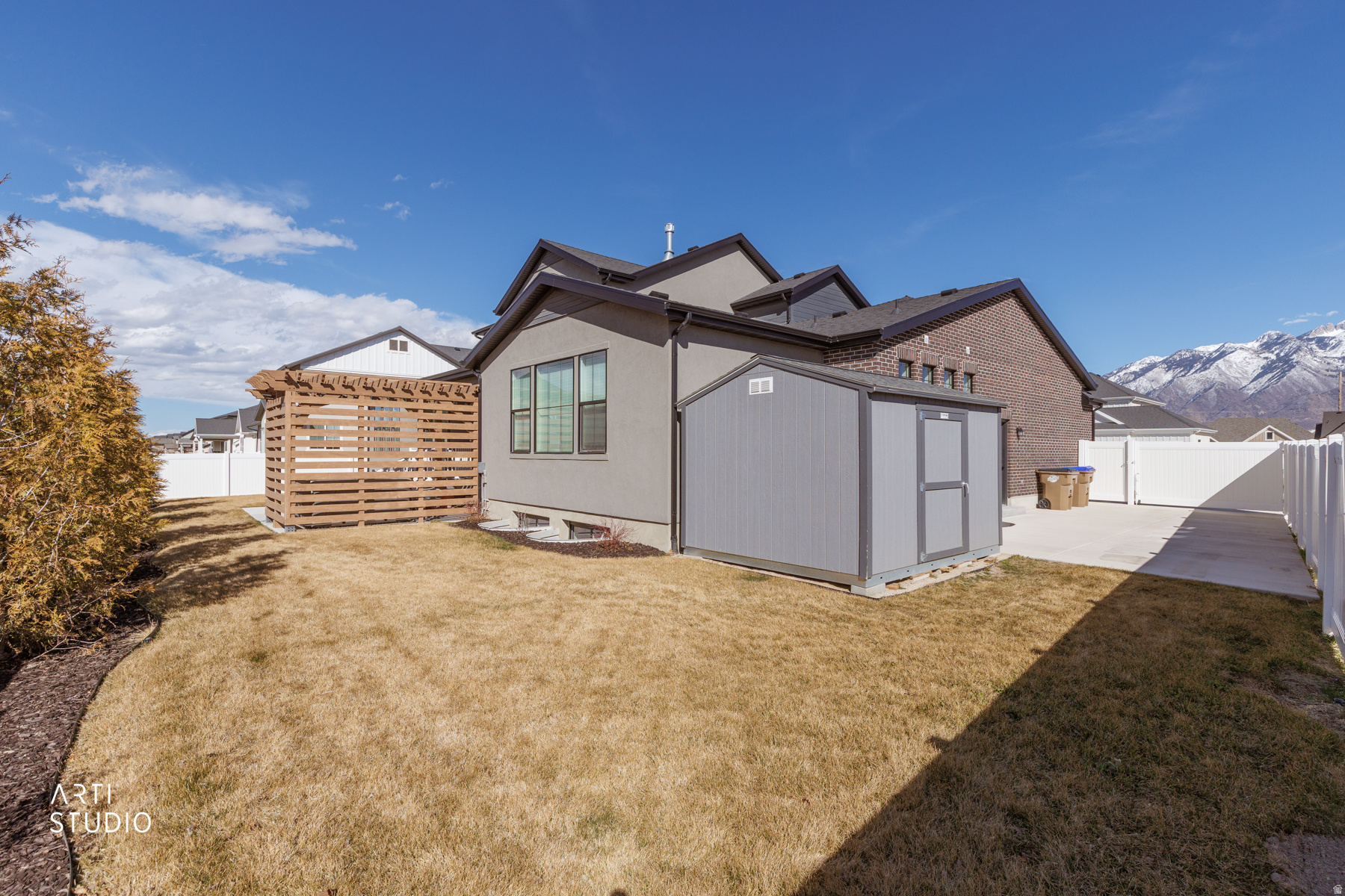 main property photo 35