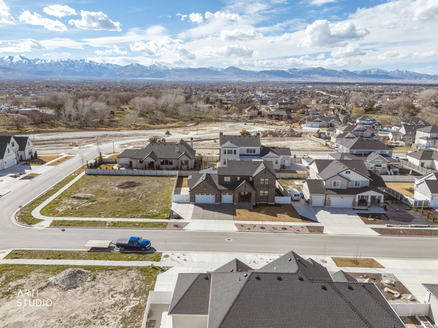 main property photo 41