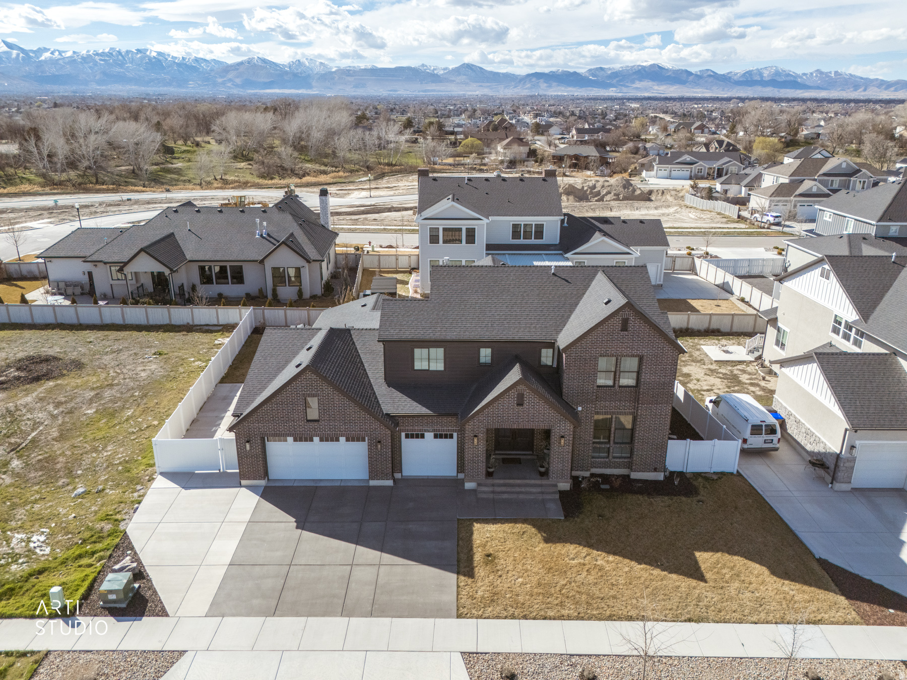 main property photo 50