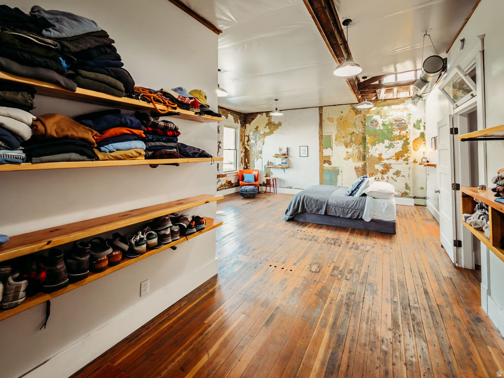 main property photo 32