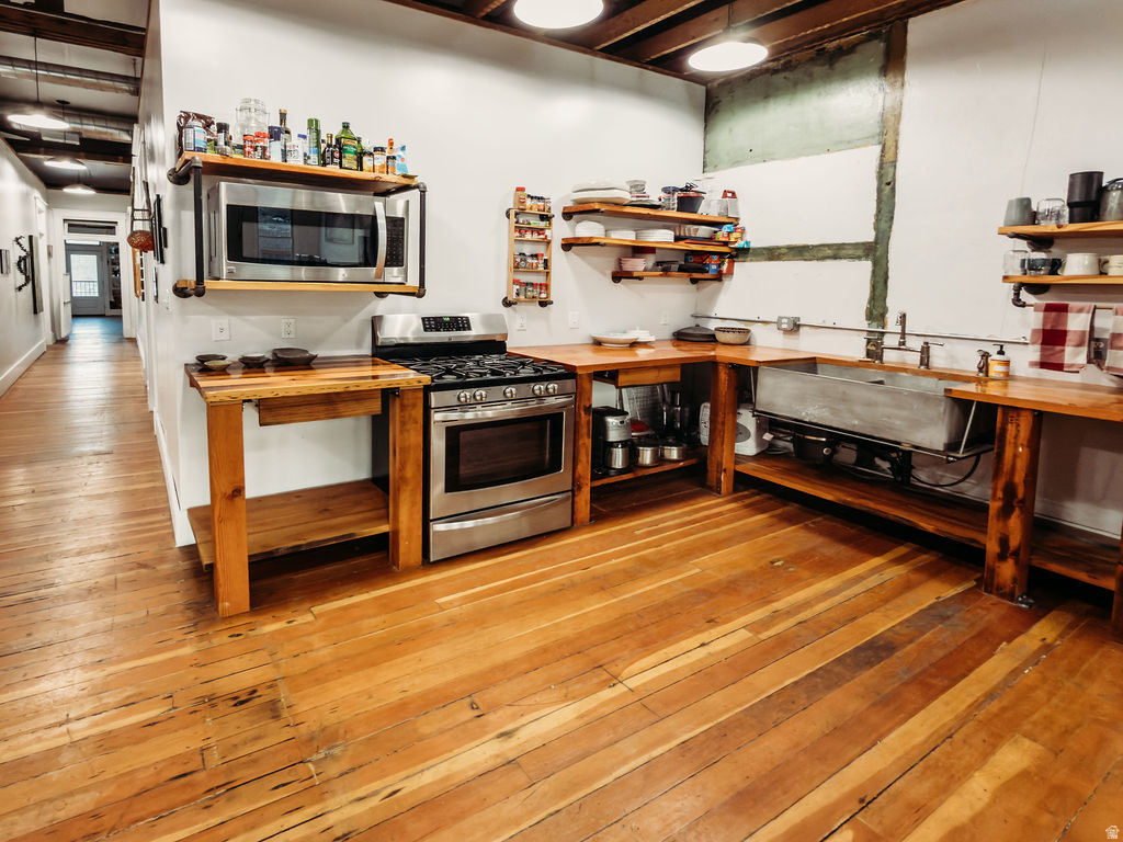 main property photo 23