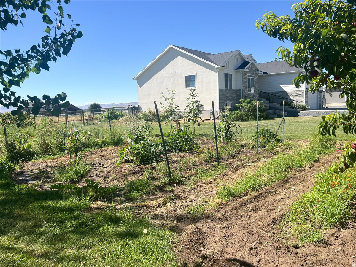 main property photo 89
