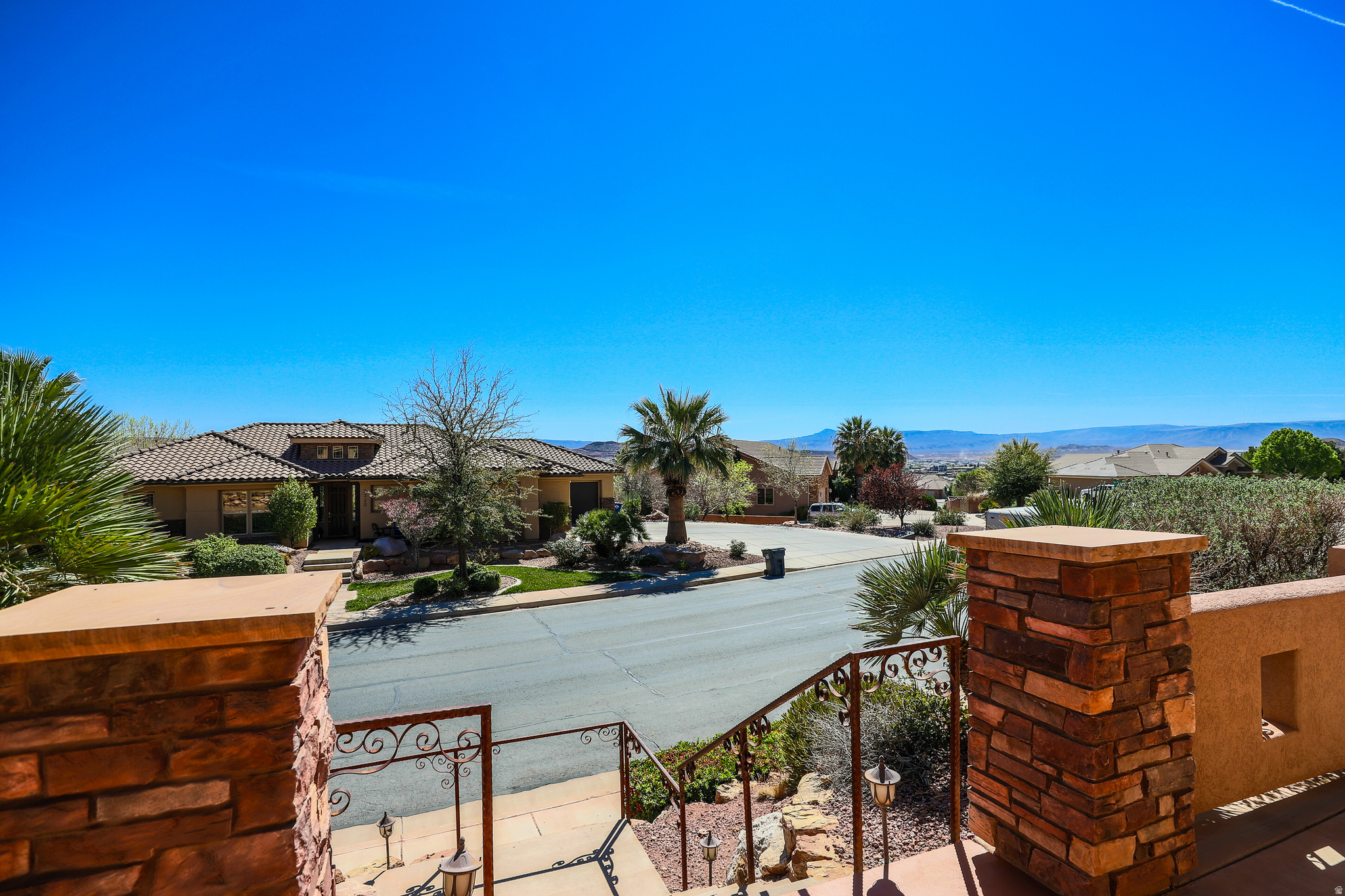 main property photo 40