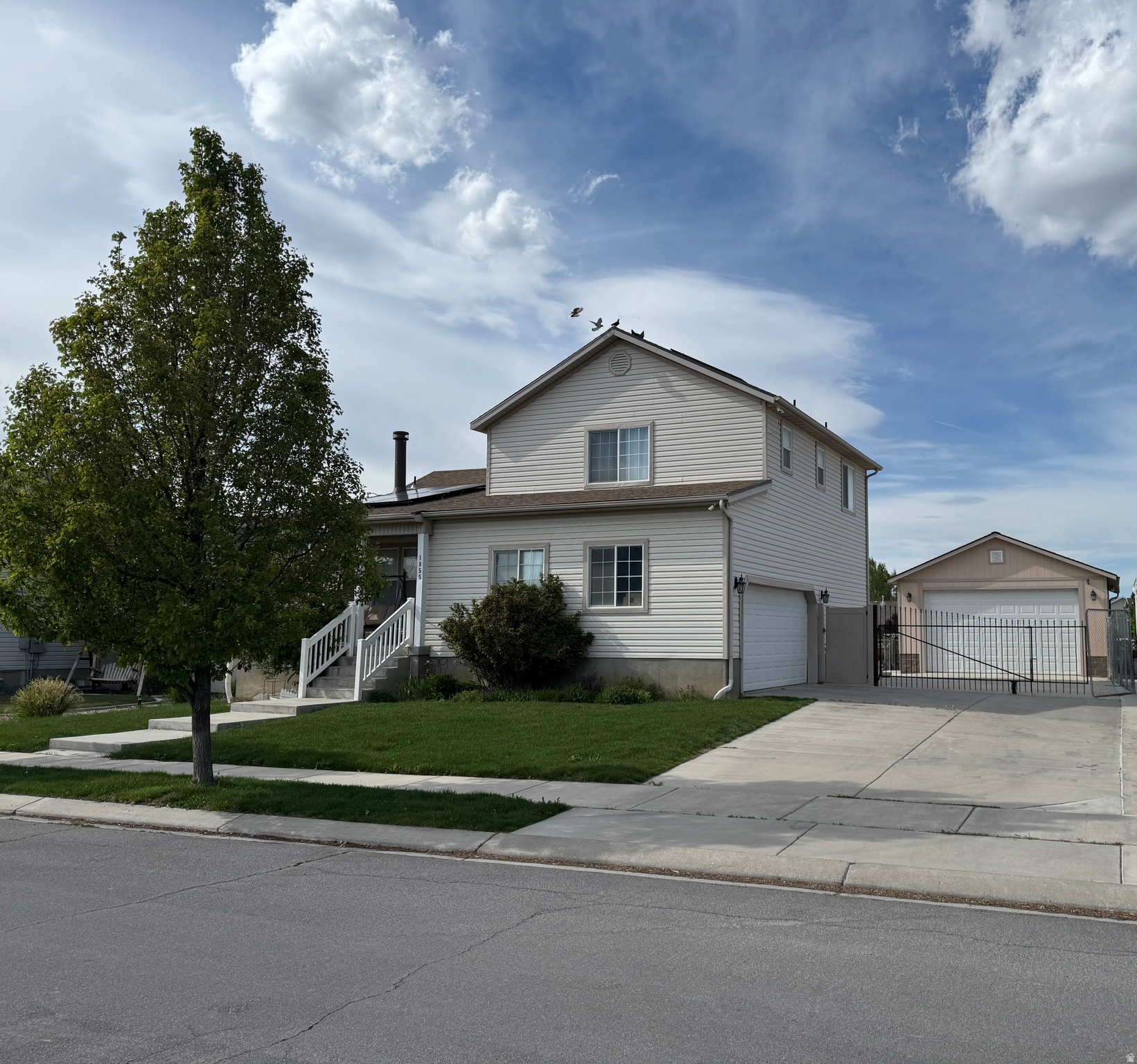main property photo 25
