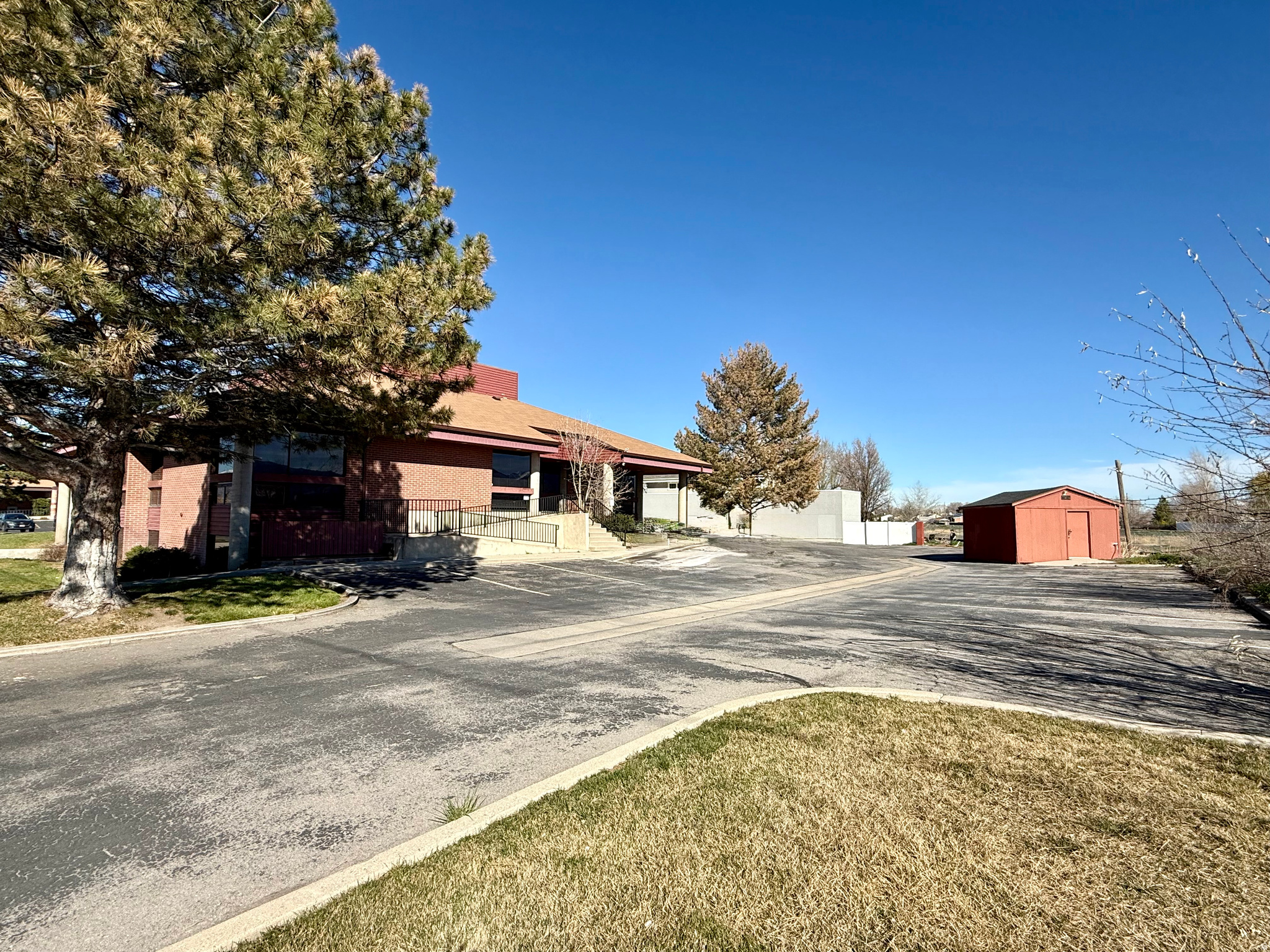 main property photo 12