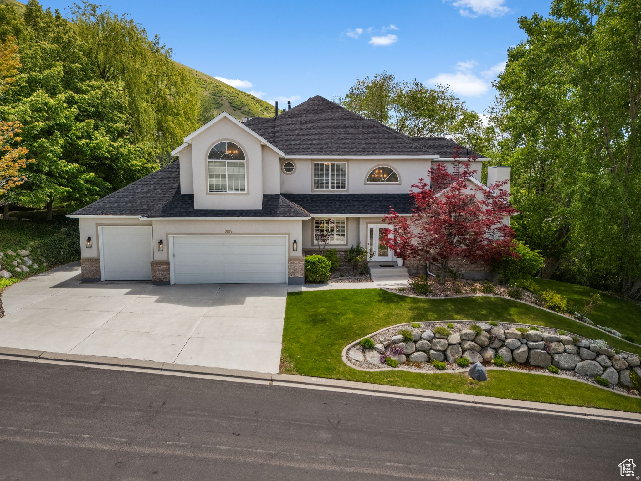 main property photo 8