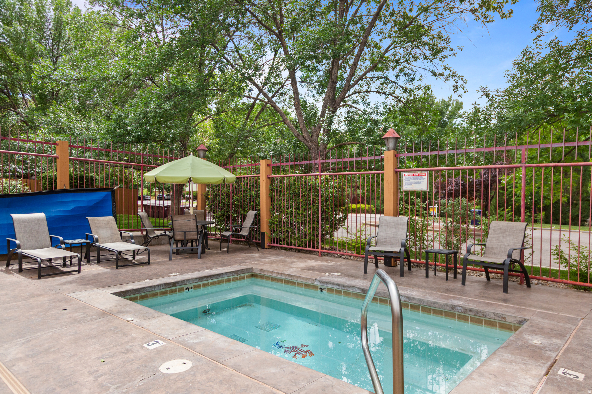 main property photo 33