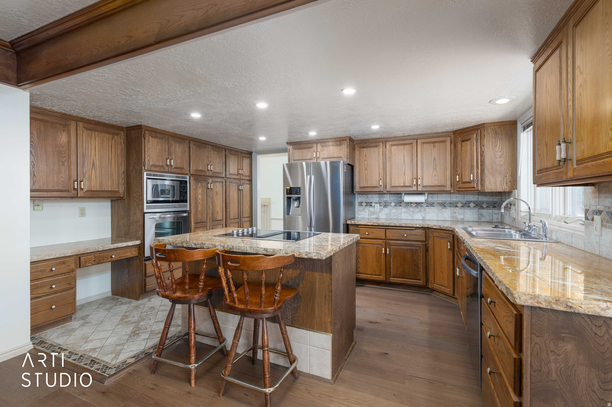 main property photo 18