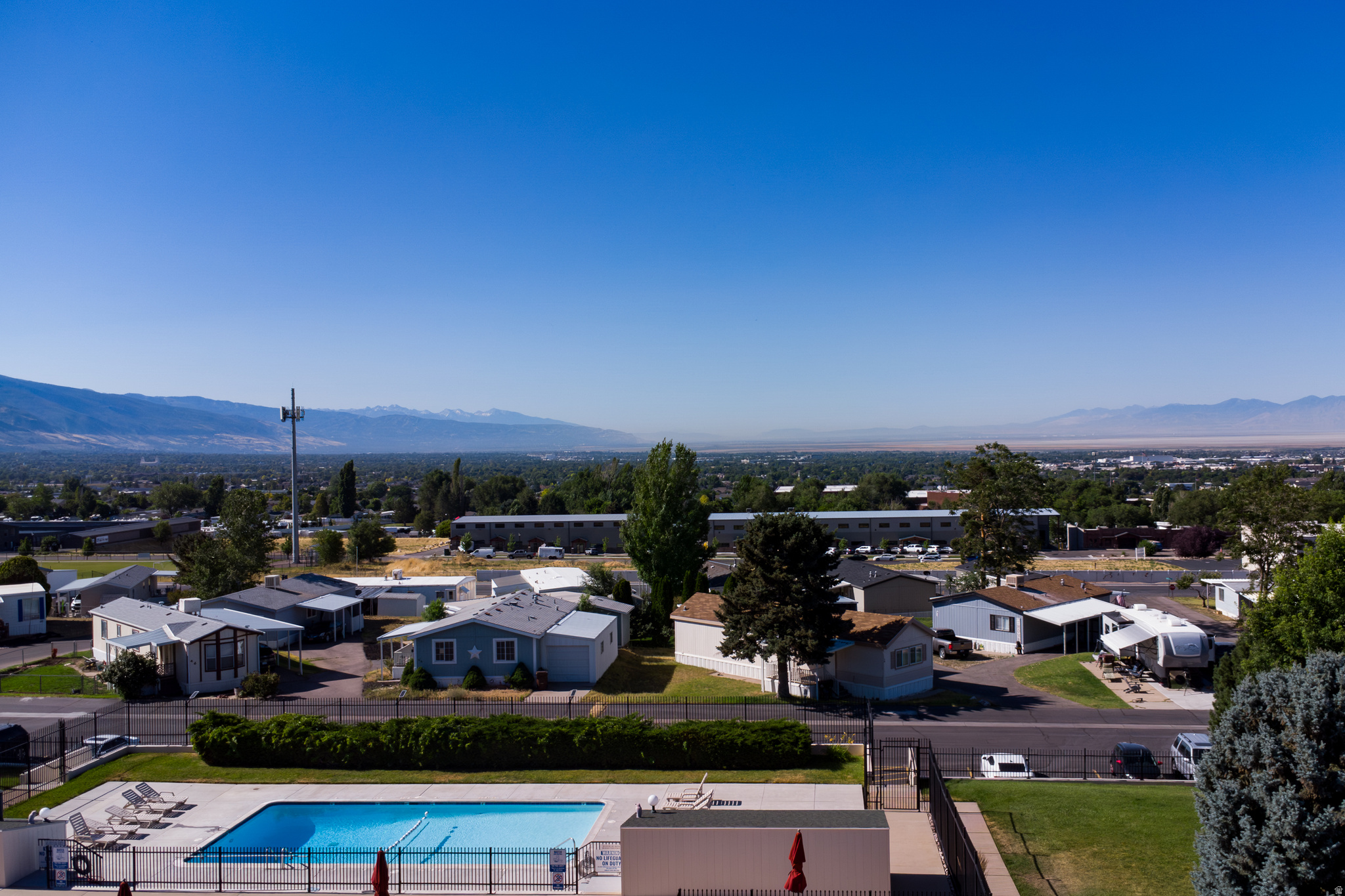 main property photo 11