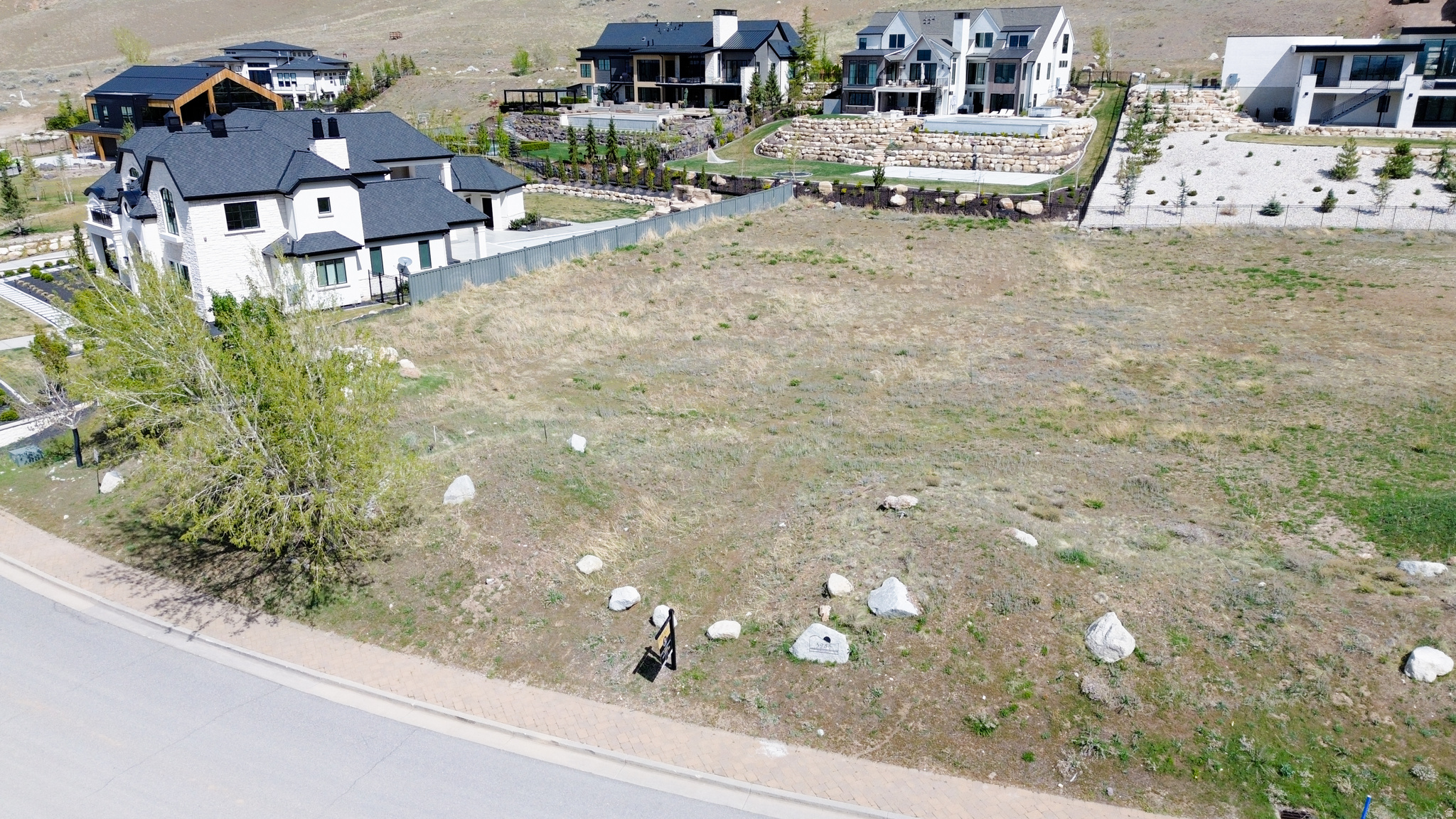 main property photo 14