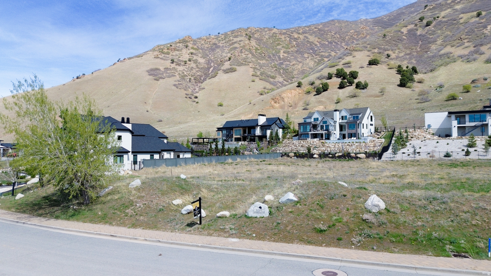 main property photo 15