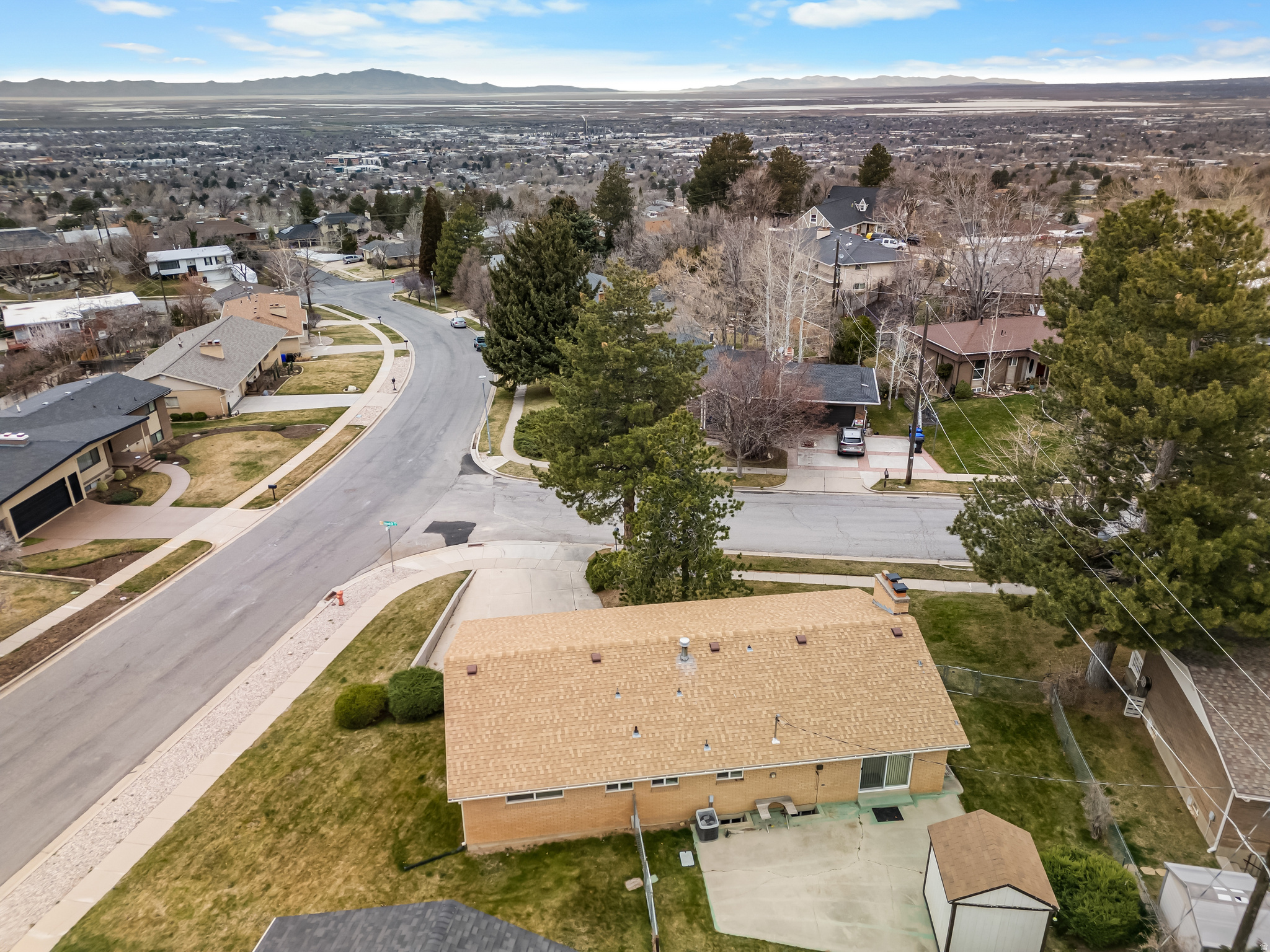 main property photo 28