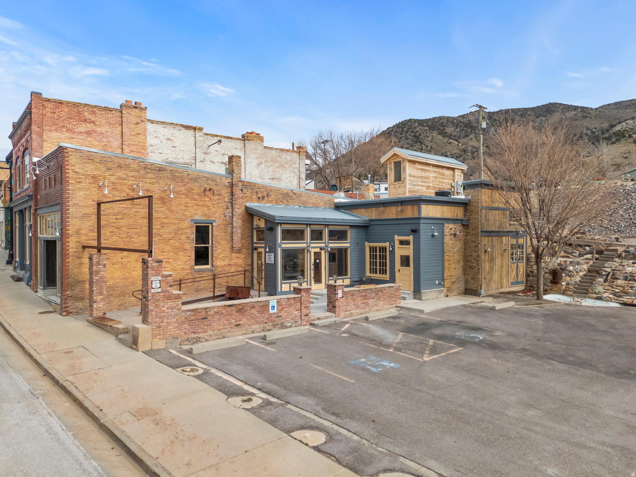 main property photo 32