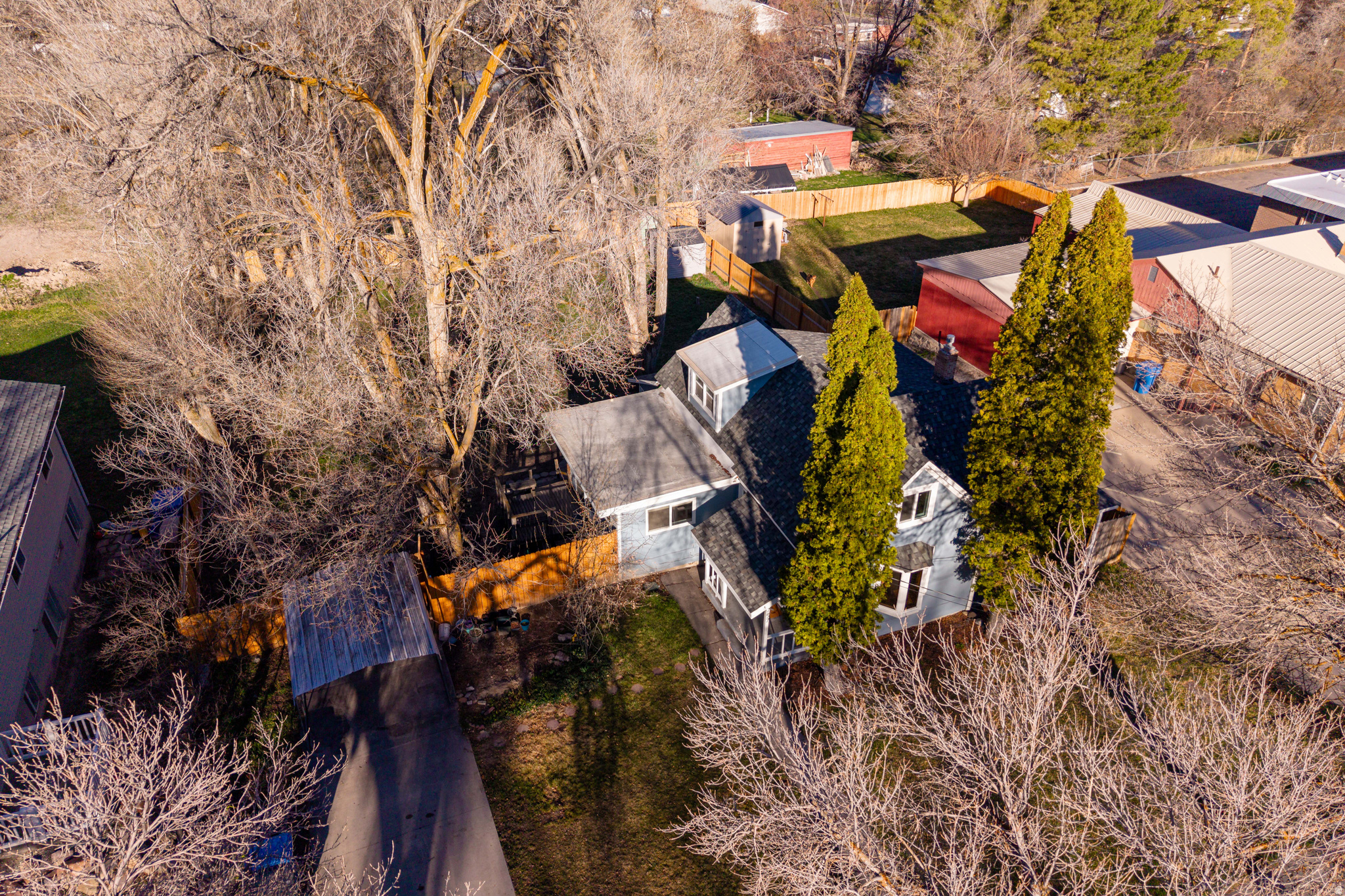 main property photo 13