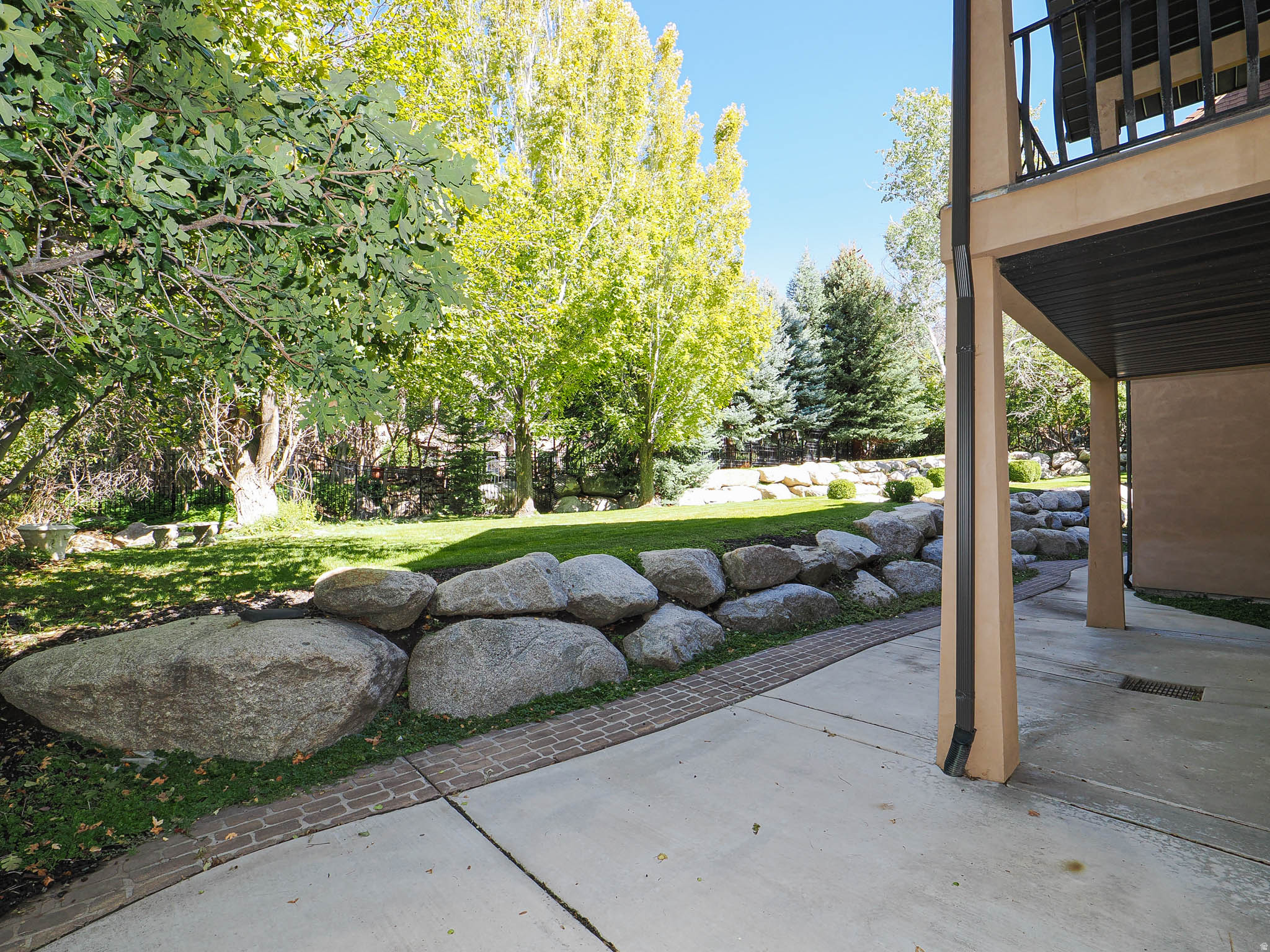main property photo 111