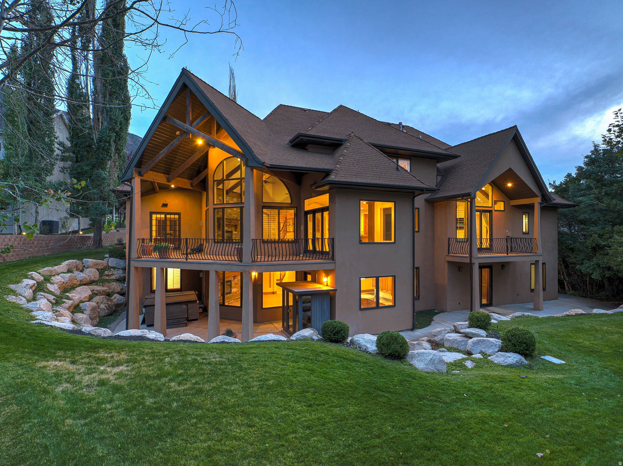 main property photo 12