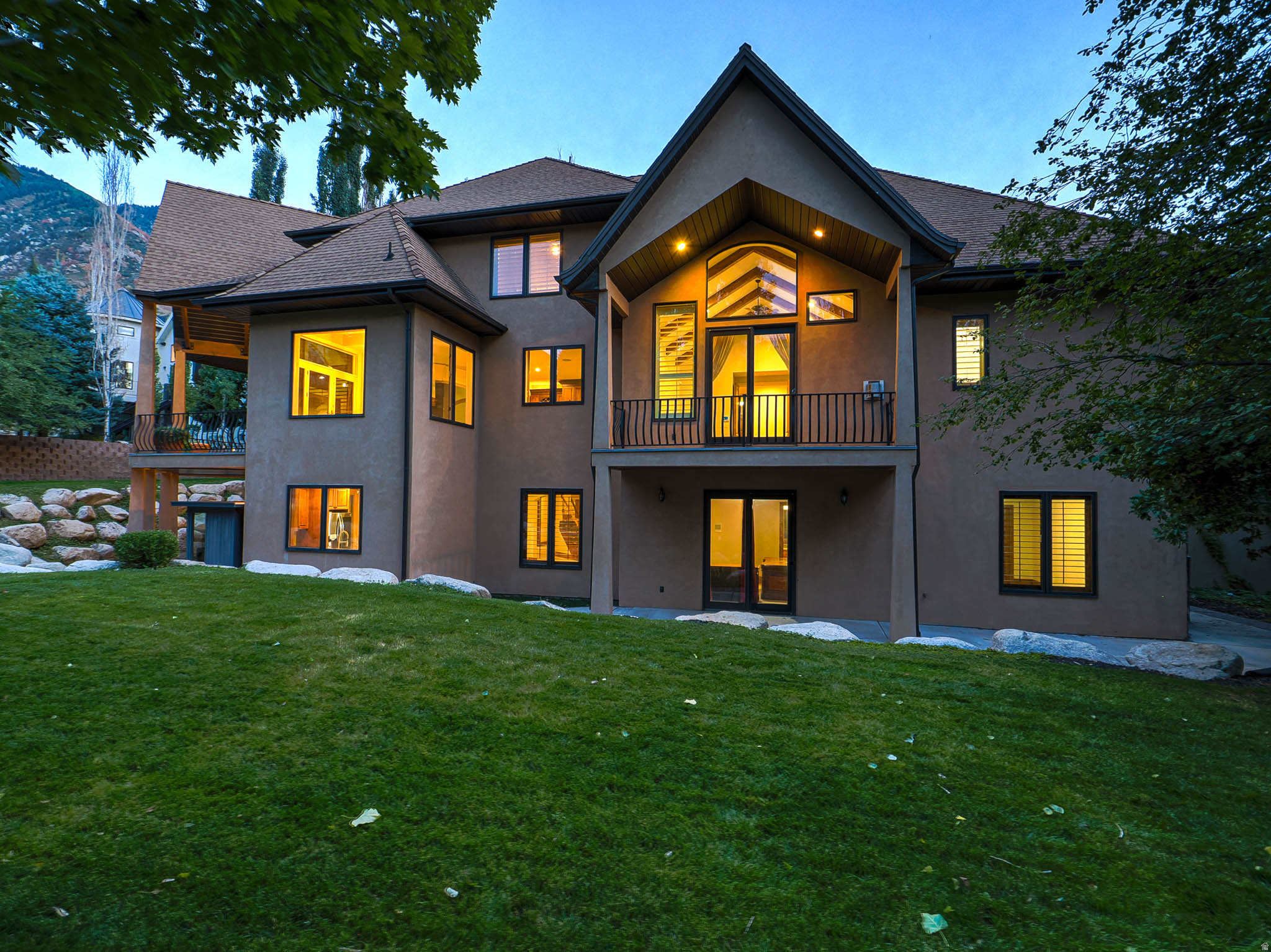 main property photo 14