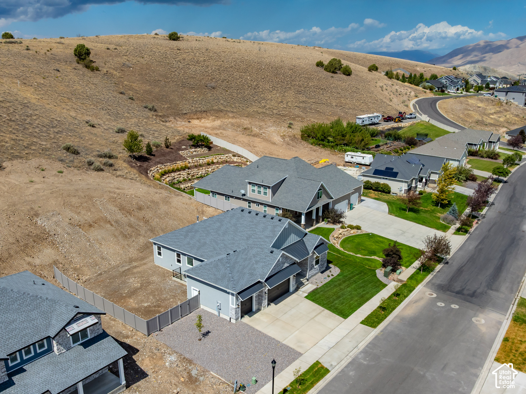 main property photo 25