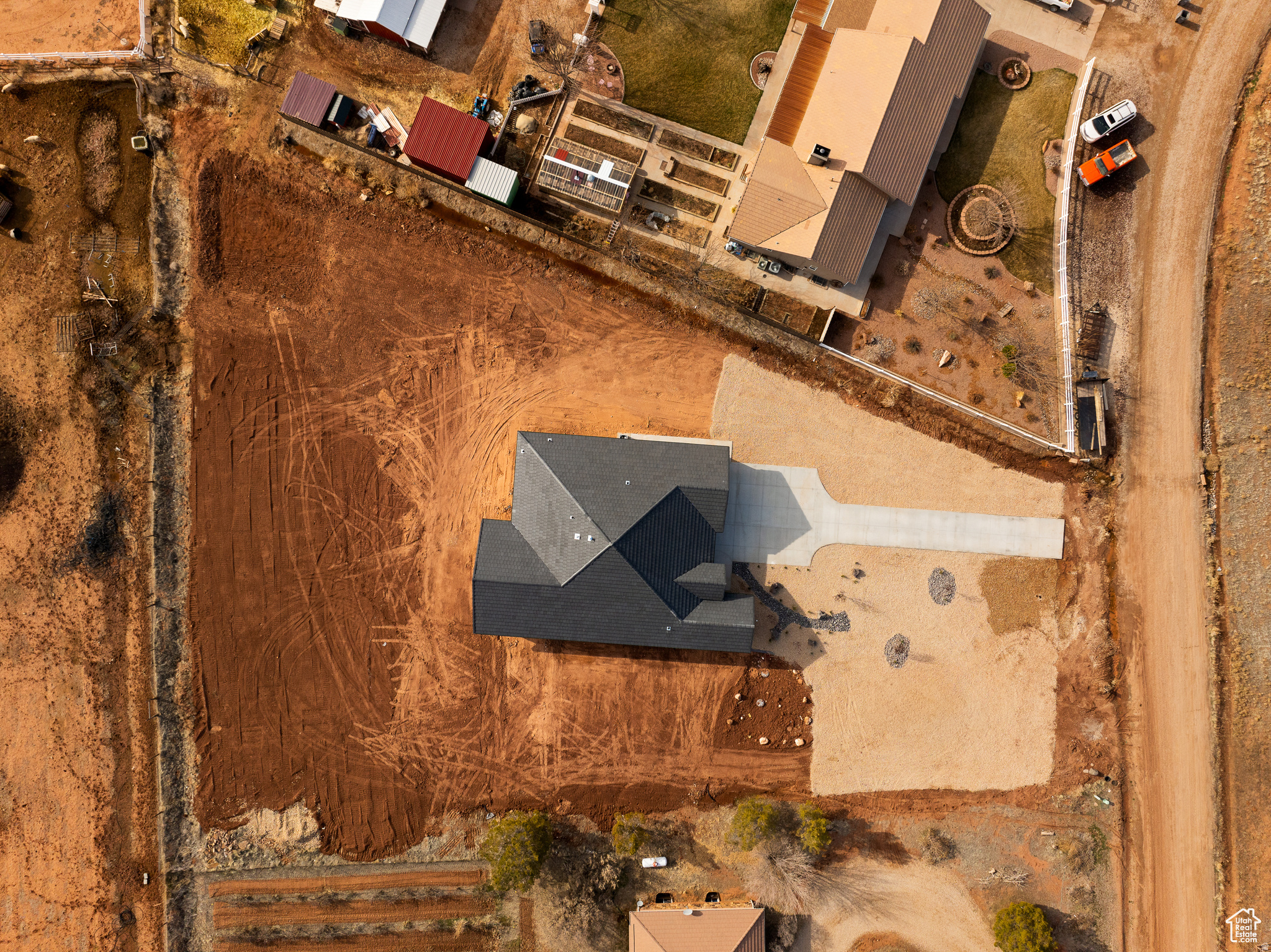 main property photo 34