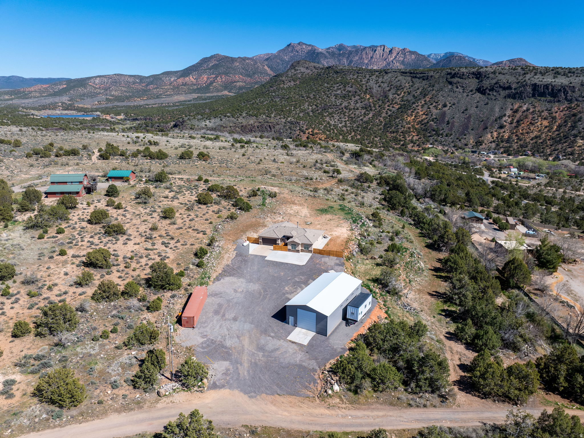 main property photo 33