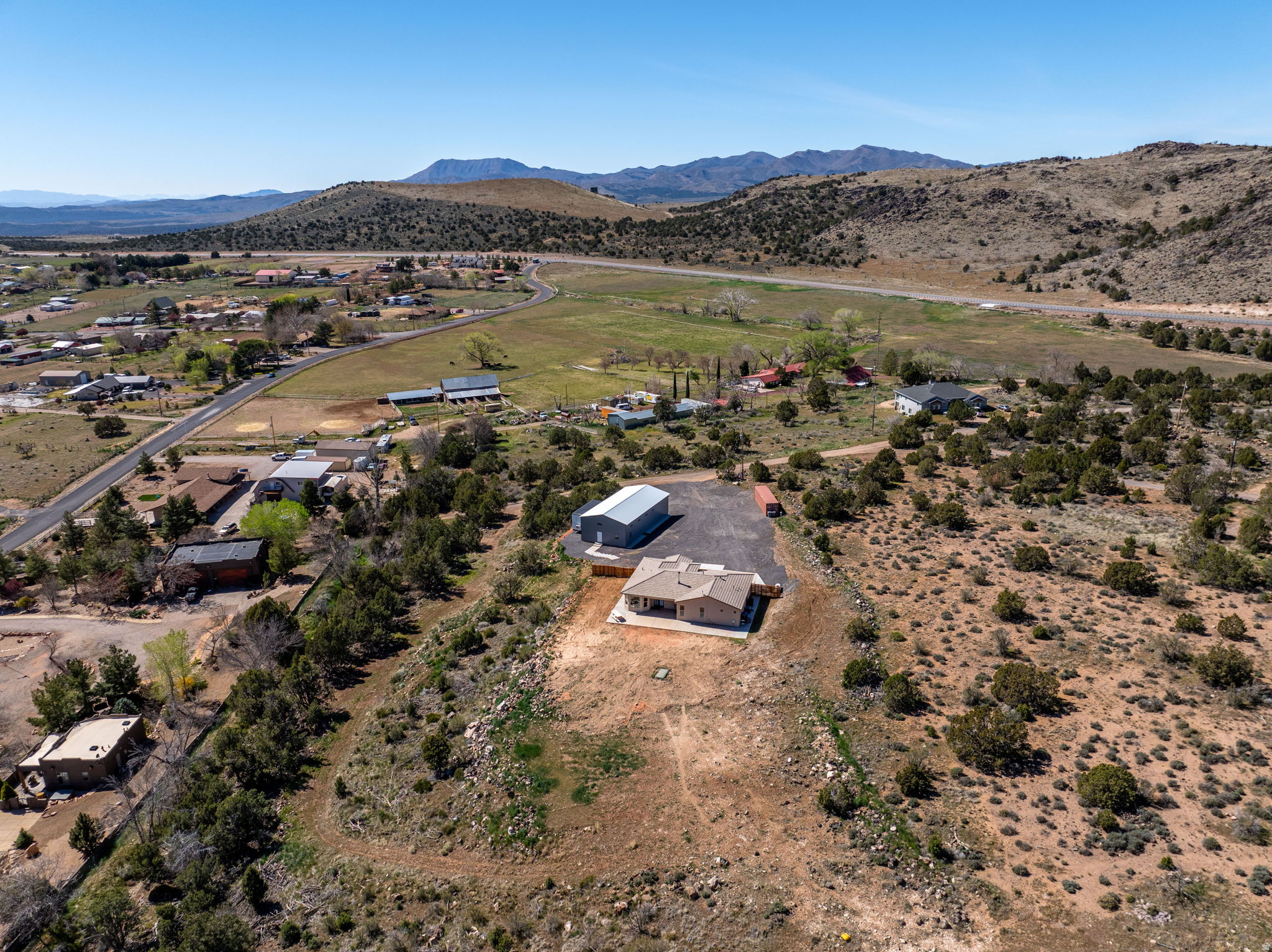 main property photo 40