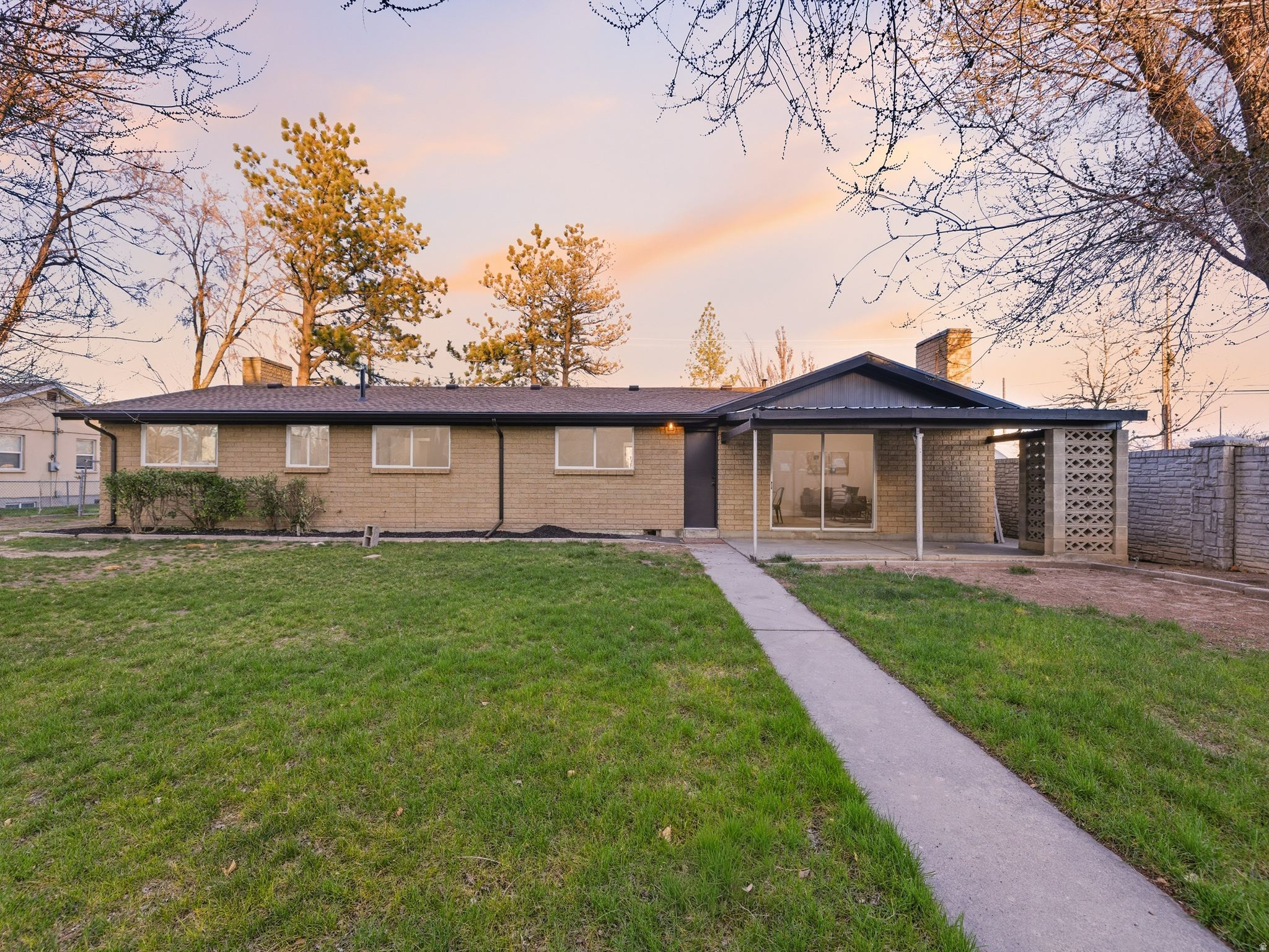 main property photo 17