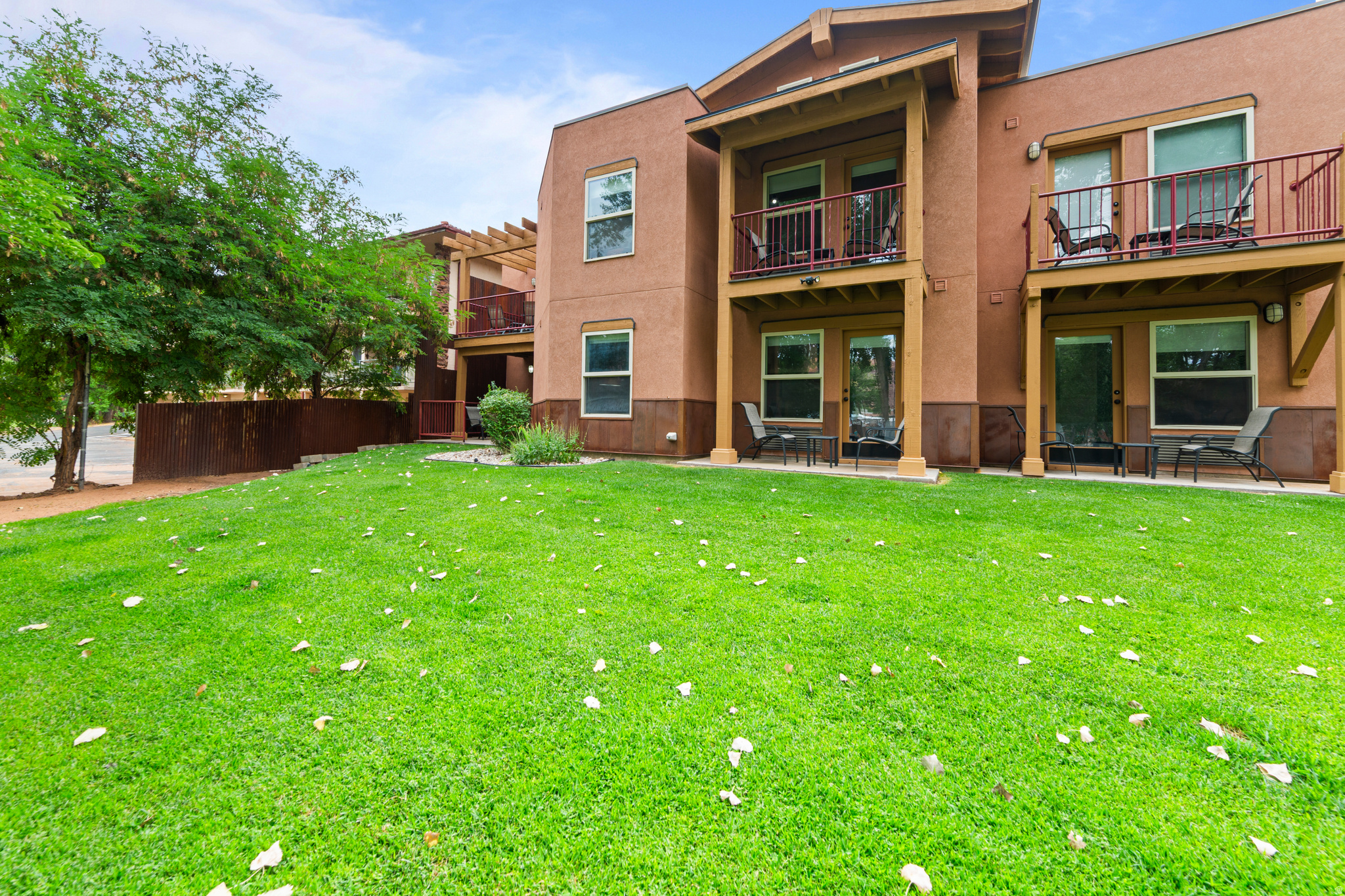 main property photo 23
