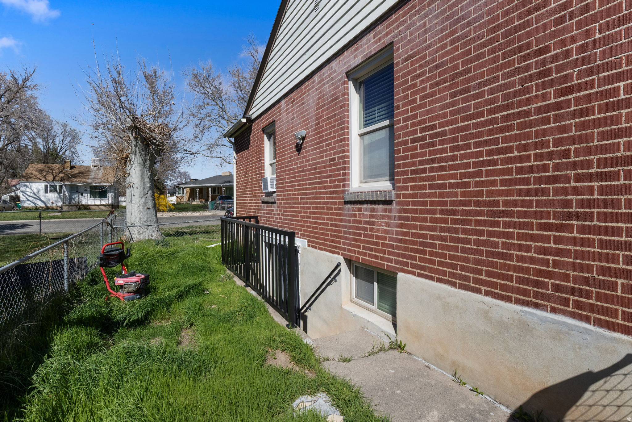 main property photo 37