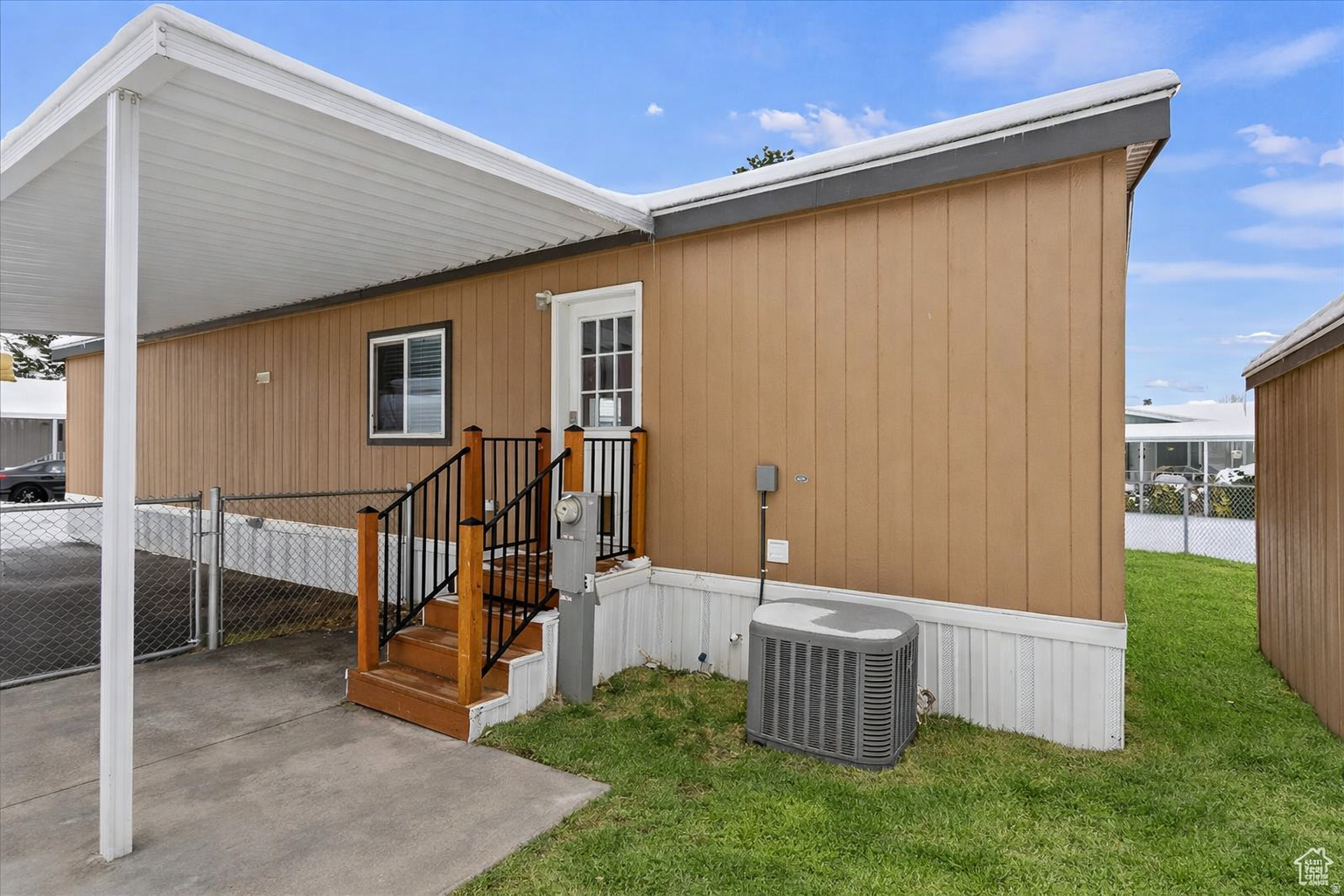 main property photo 32