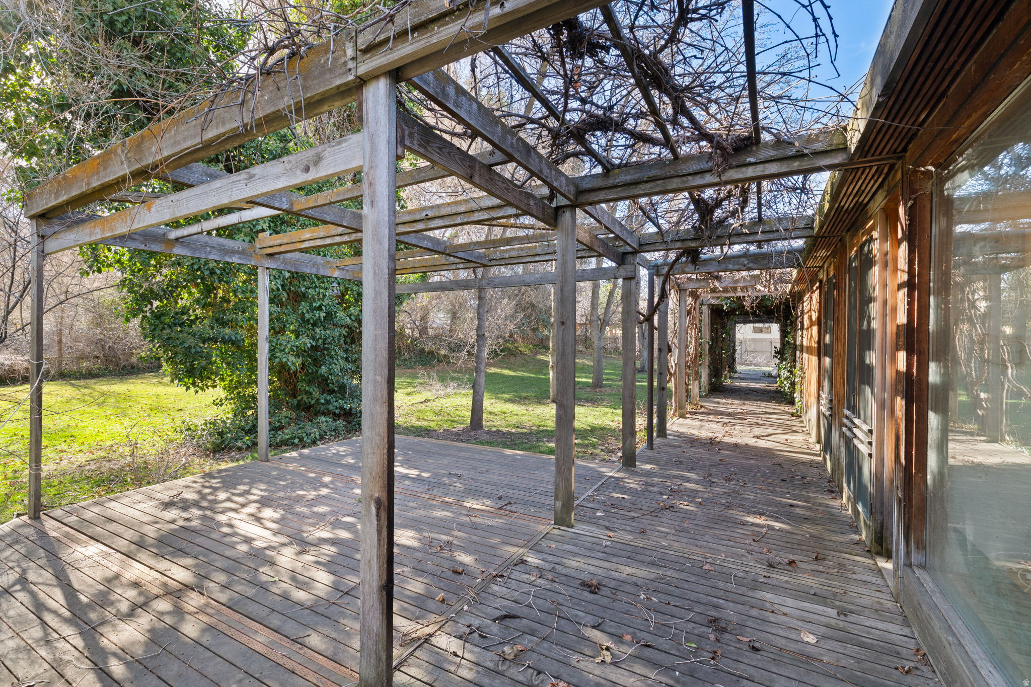 main property photo 28