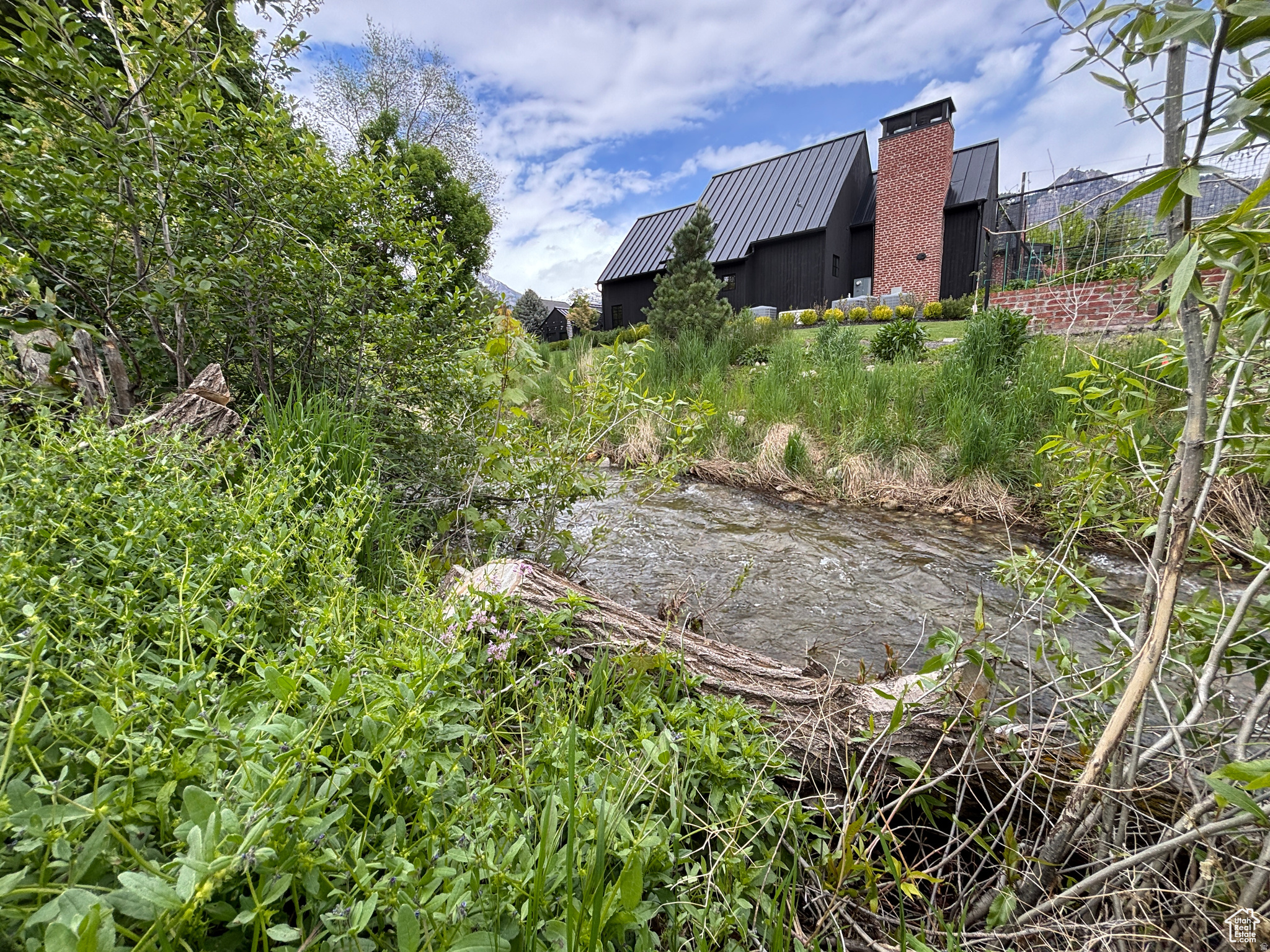 main property photo 10