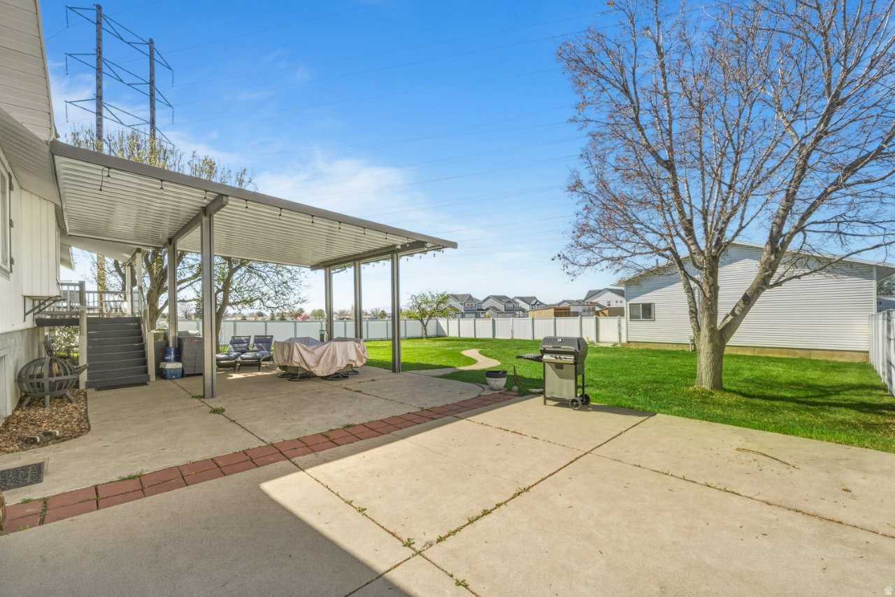main property photo 45