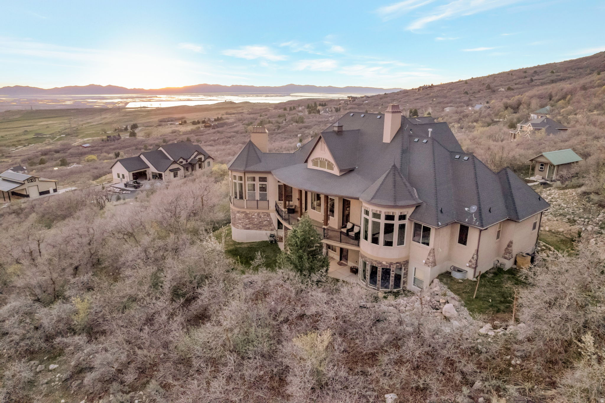 main property photo 77