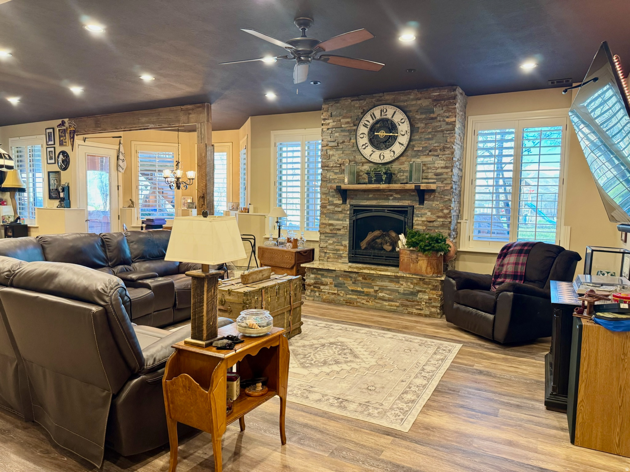 main property photo 51