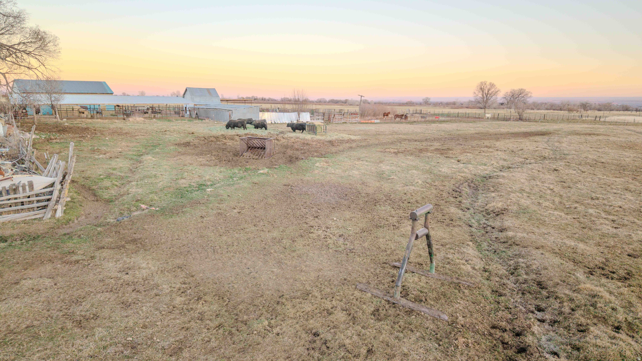main property photo 40