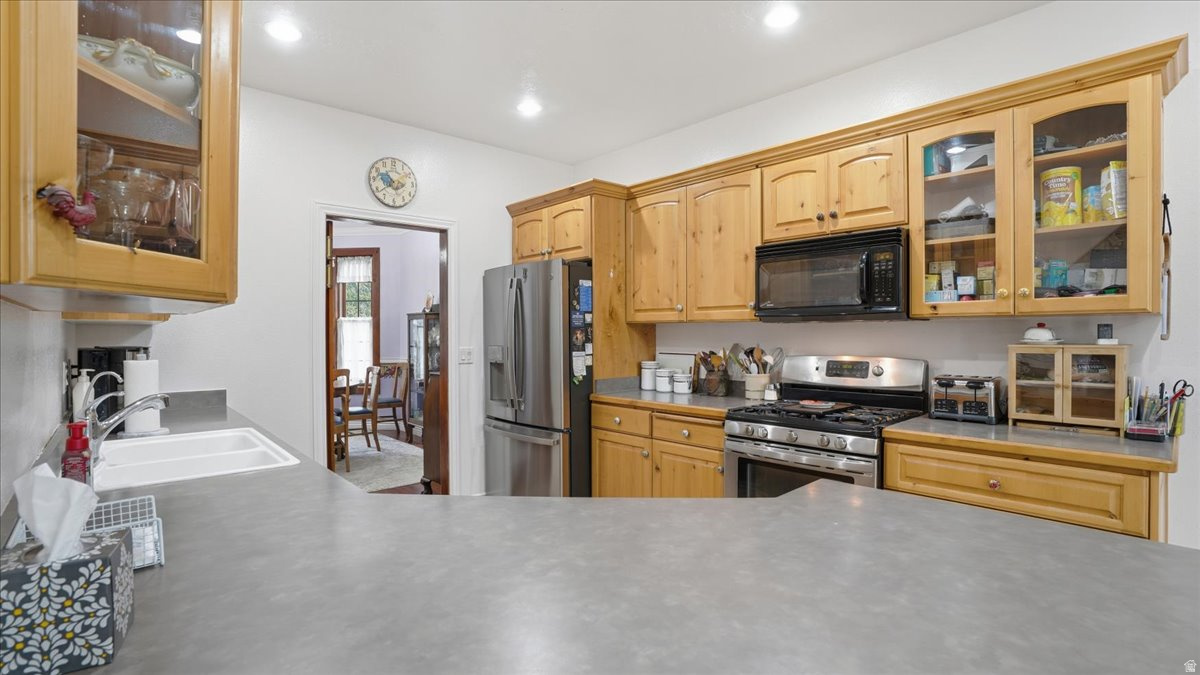 main property photo 12