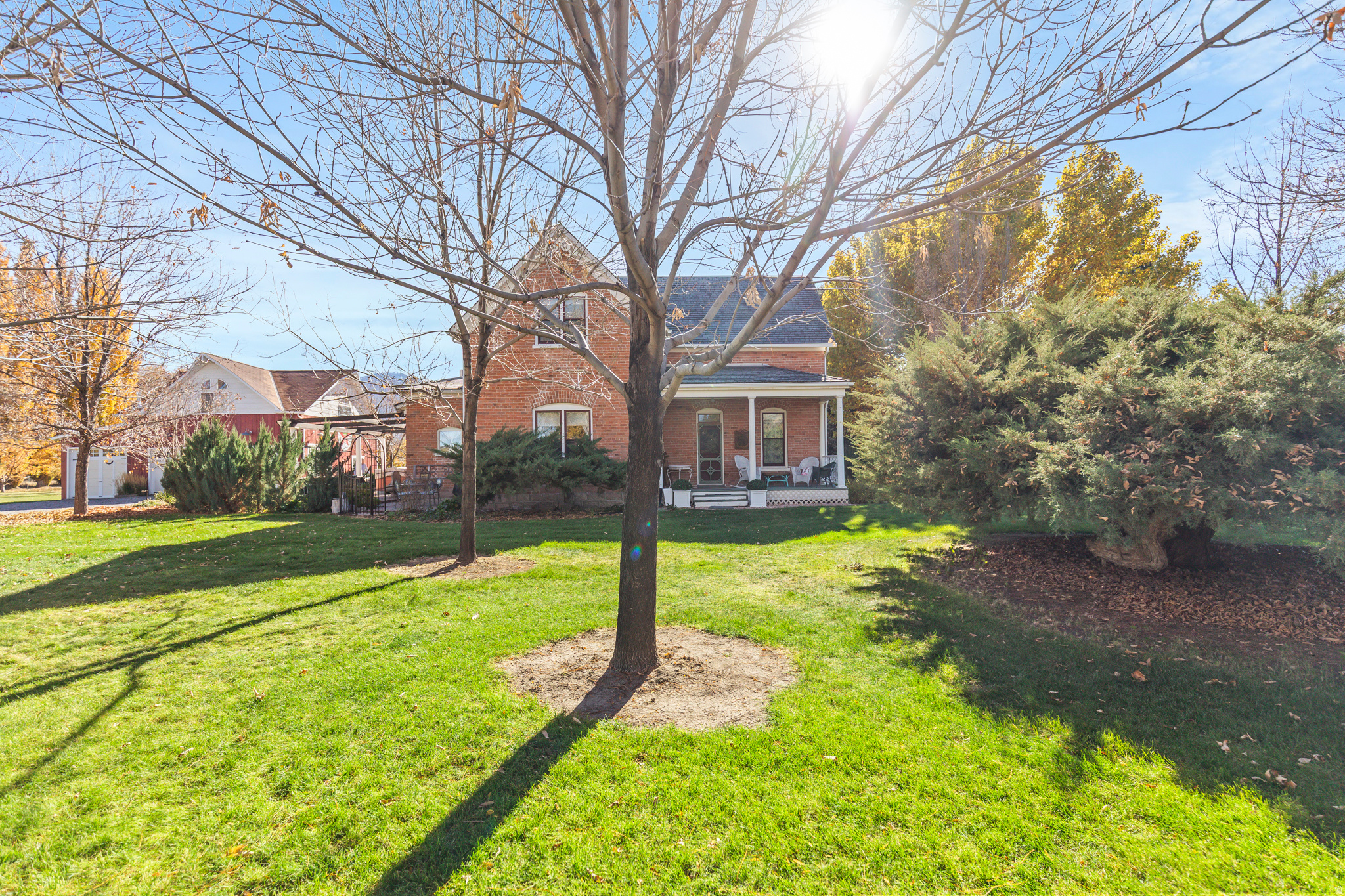 main property photo 13