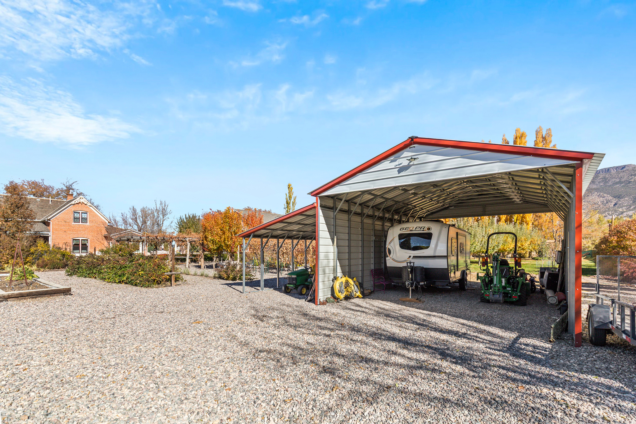 main property photo 23