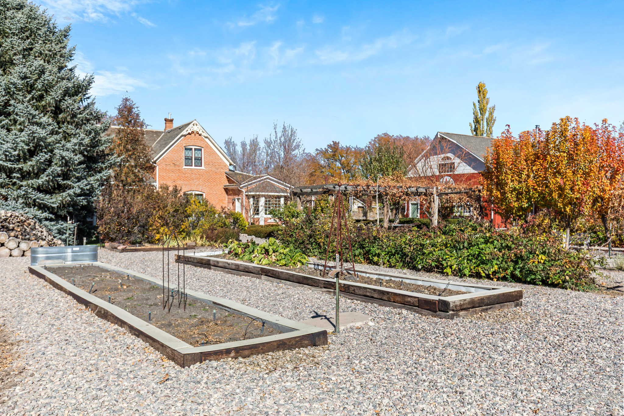 main property photo 7
