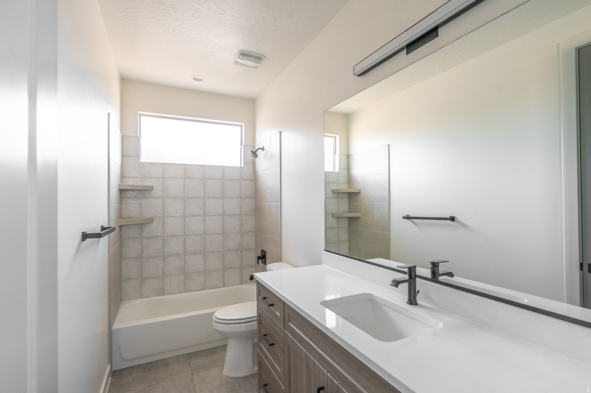 main property photo 78