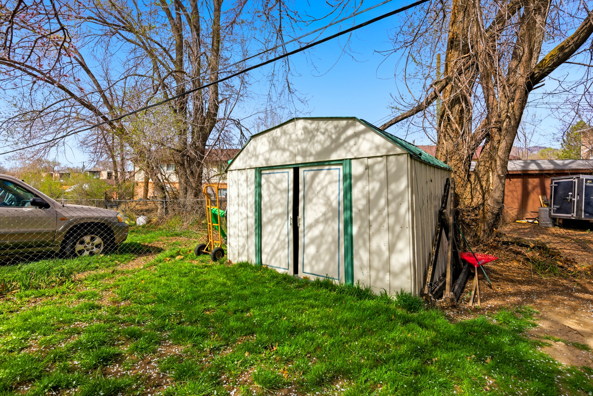 main property photo 41