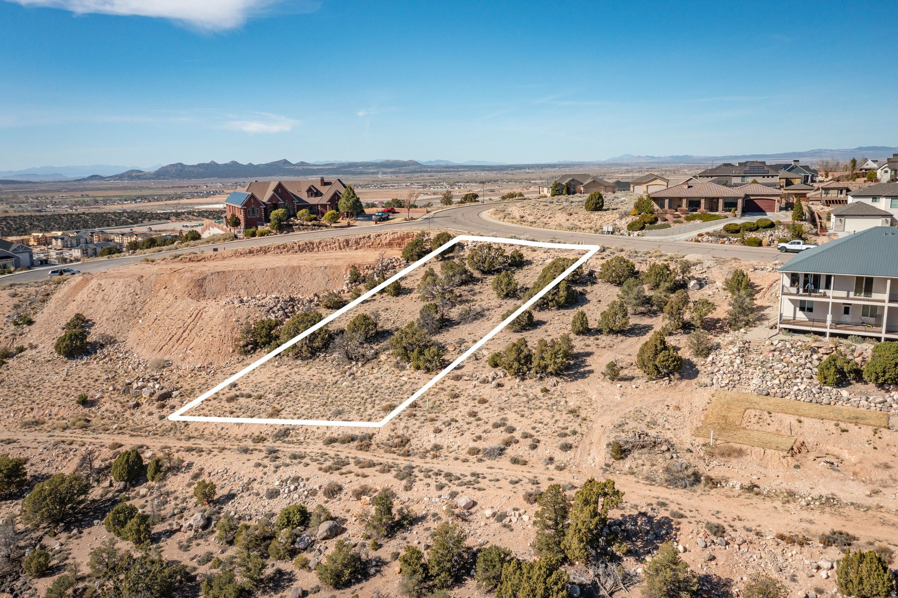 main property photo 11