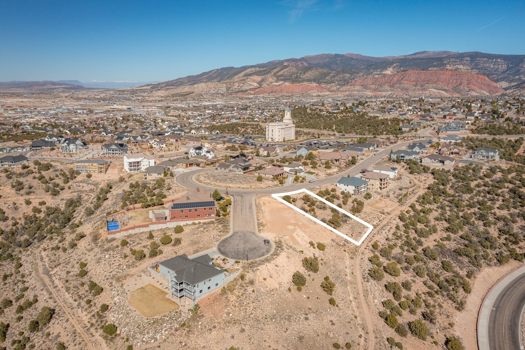 main property photo 31