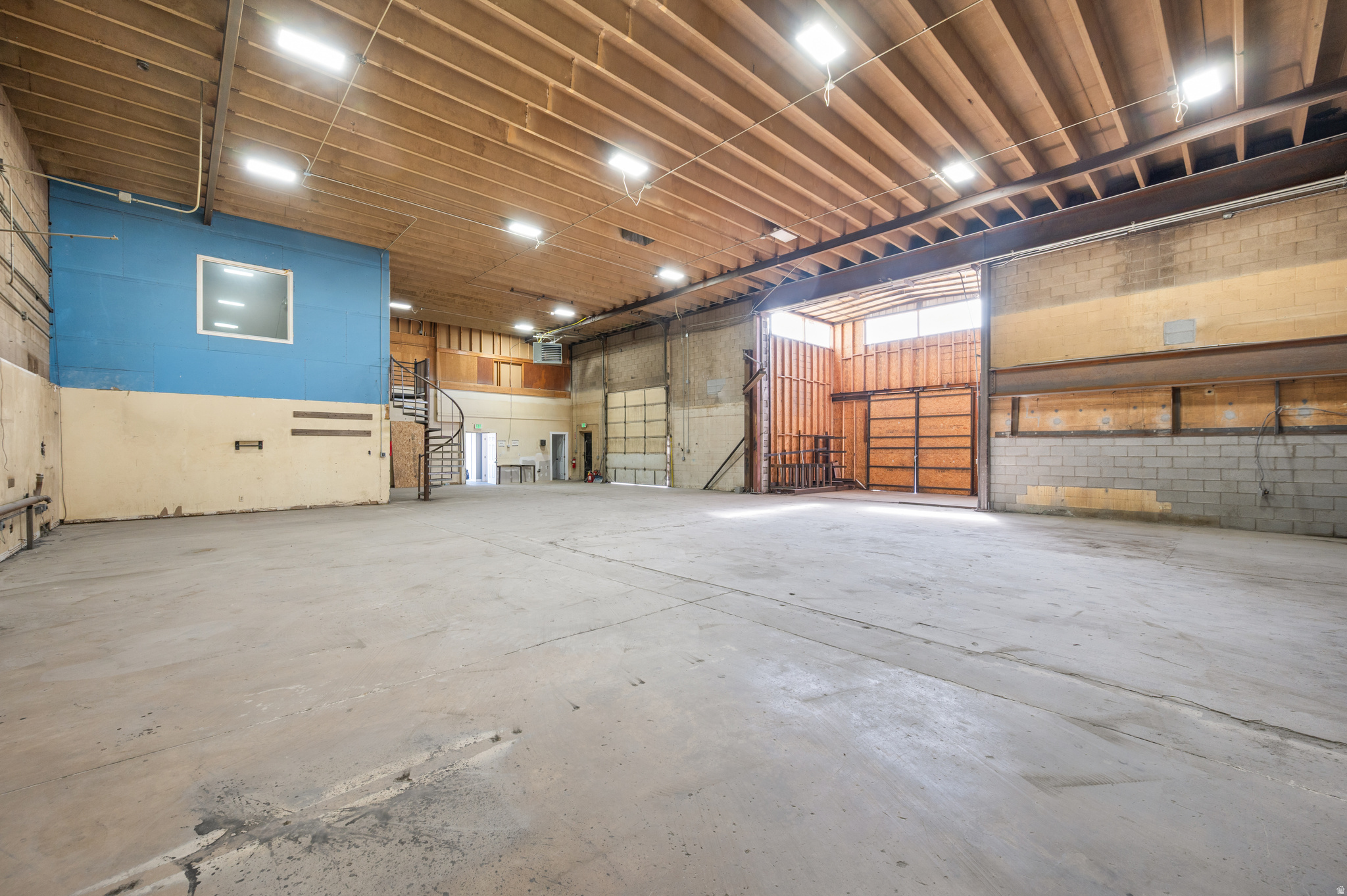 main property photo 17