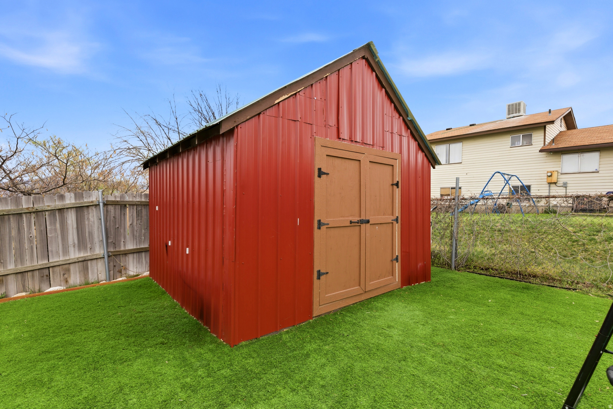 main property photo 23