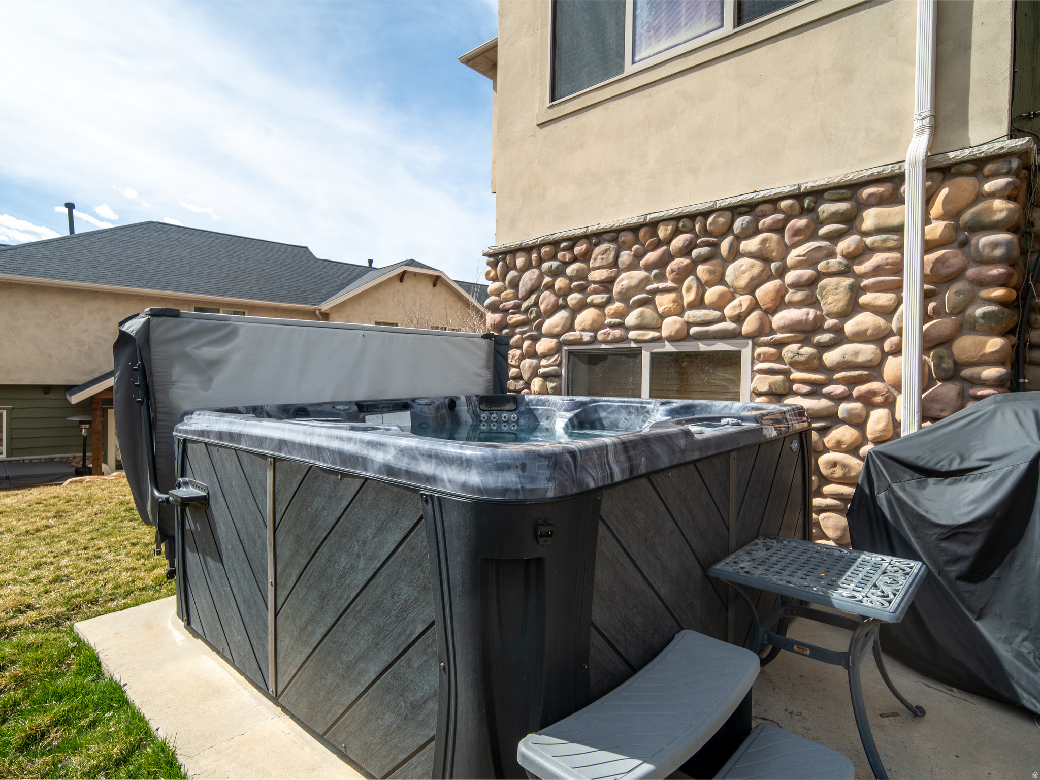 main property photo 41
