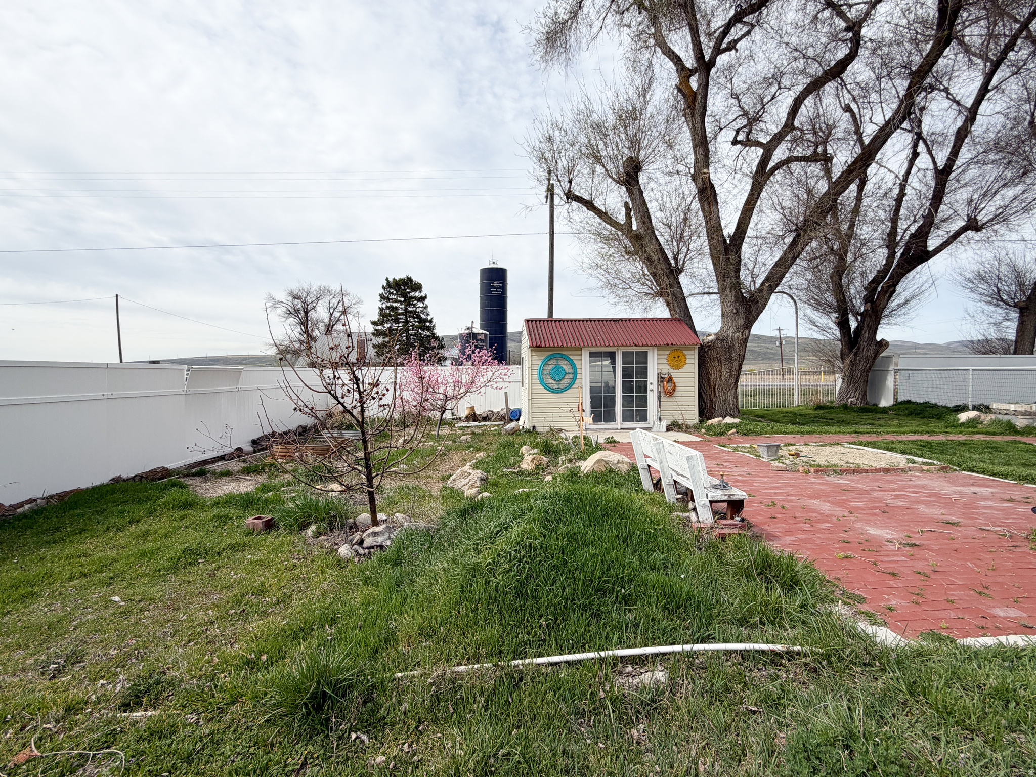 main property photo 30