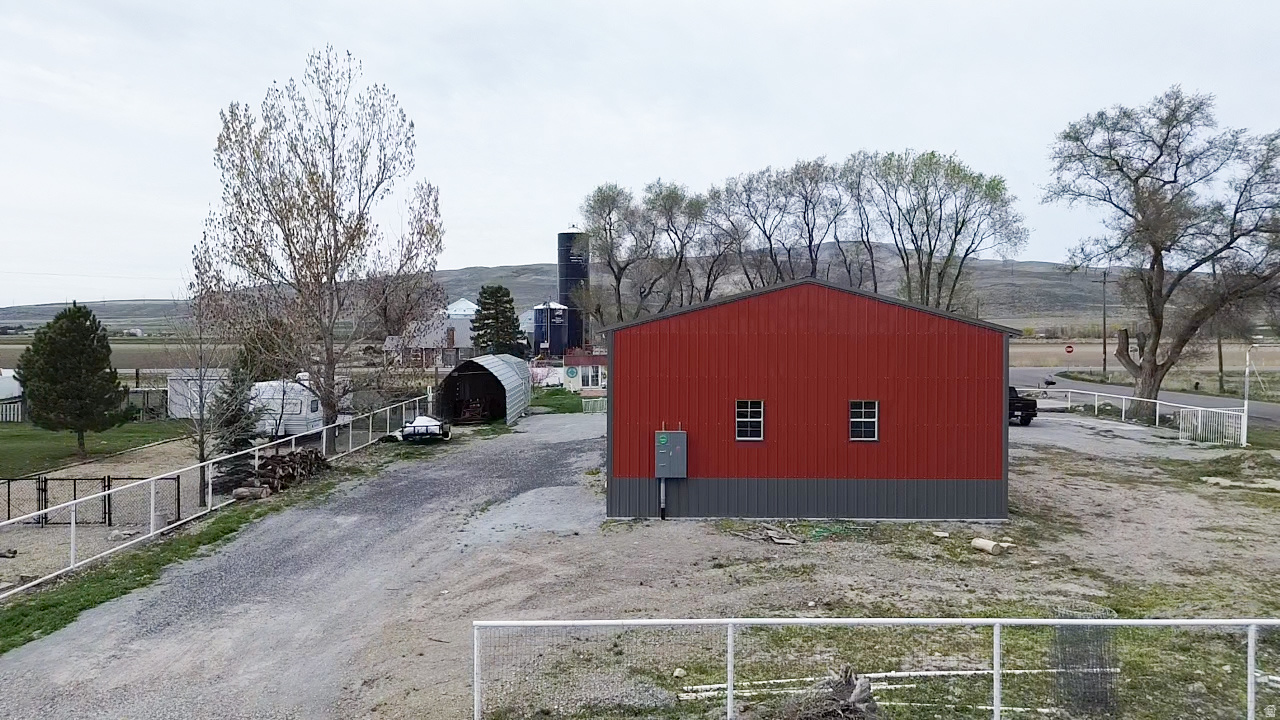 main property photo 33