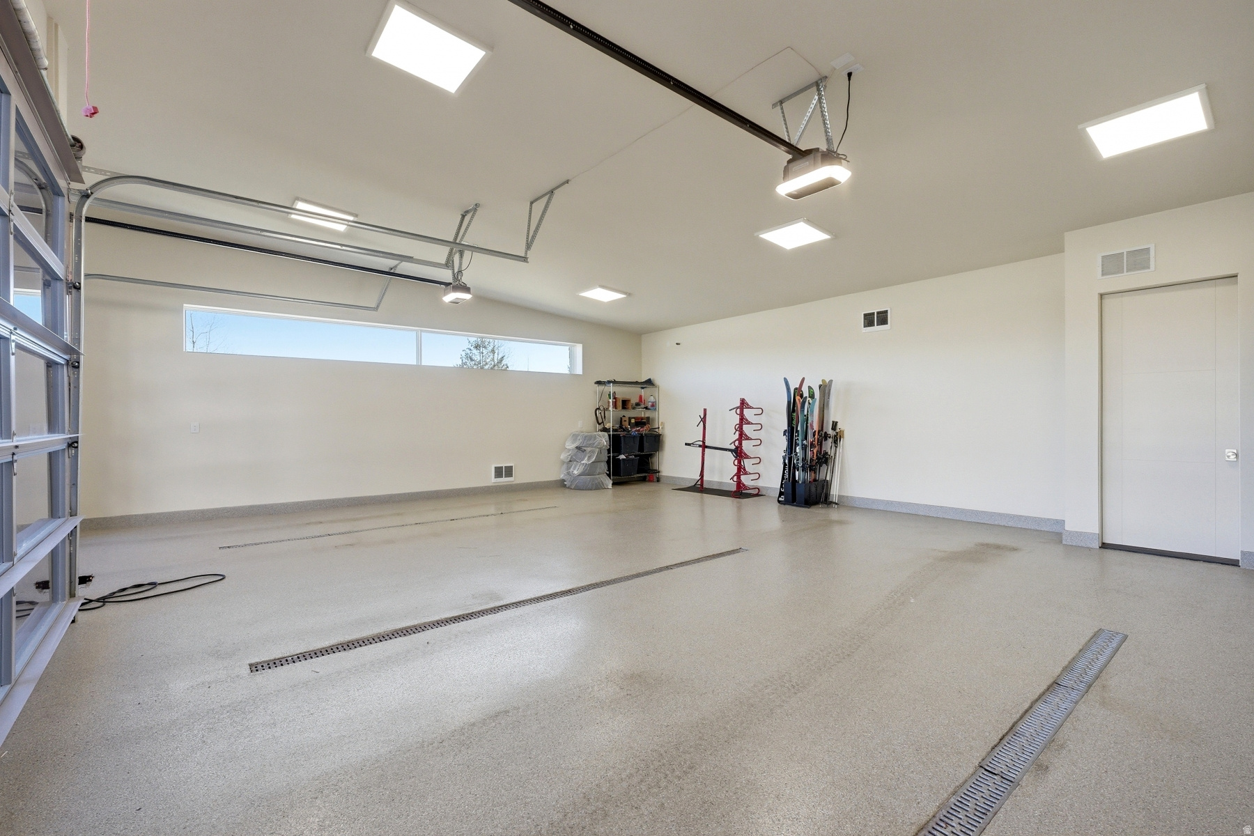 main property photo 70